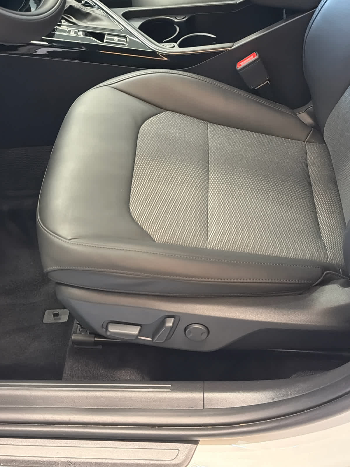 2023 Kia Niro photo 14 of 32