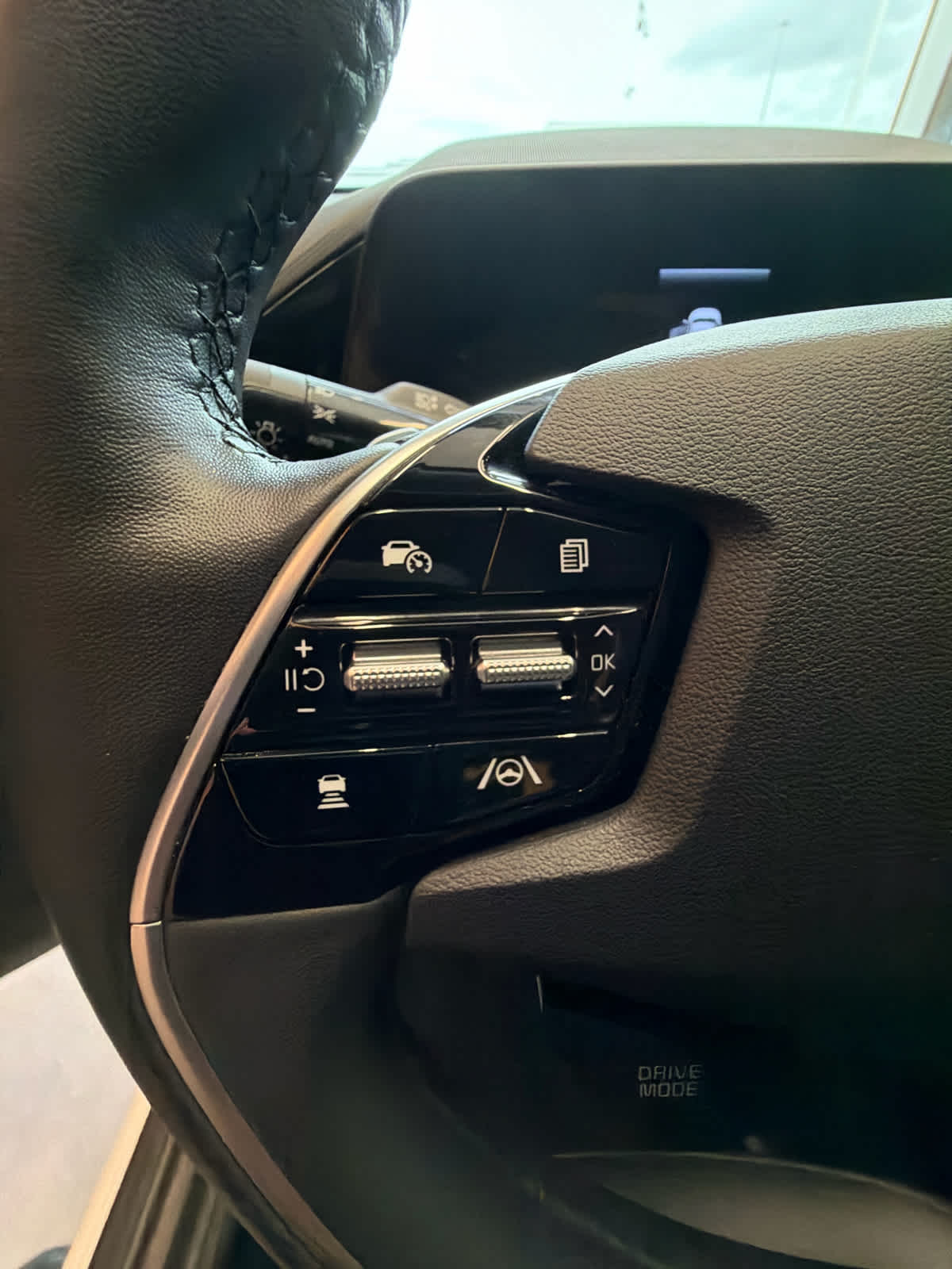 2023 Kia Niro photo 17 of 32