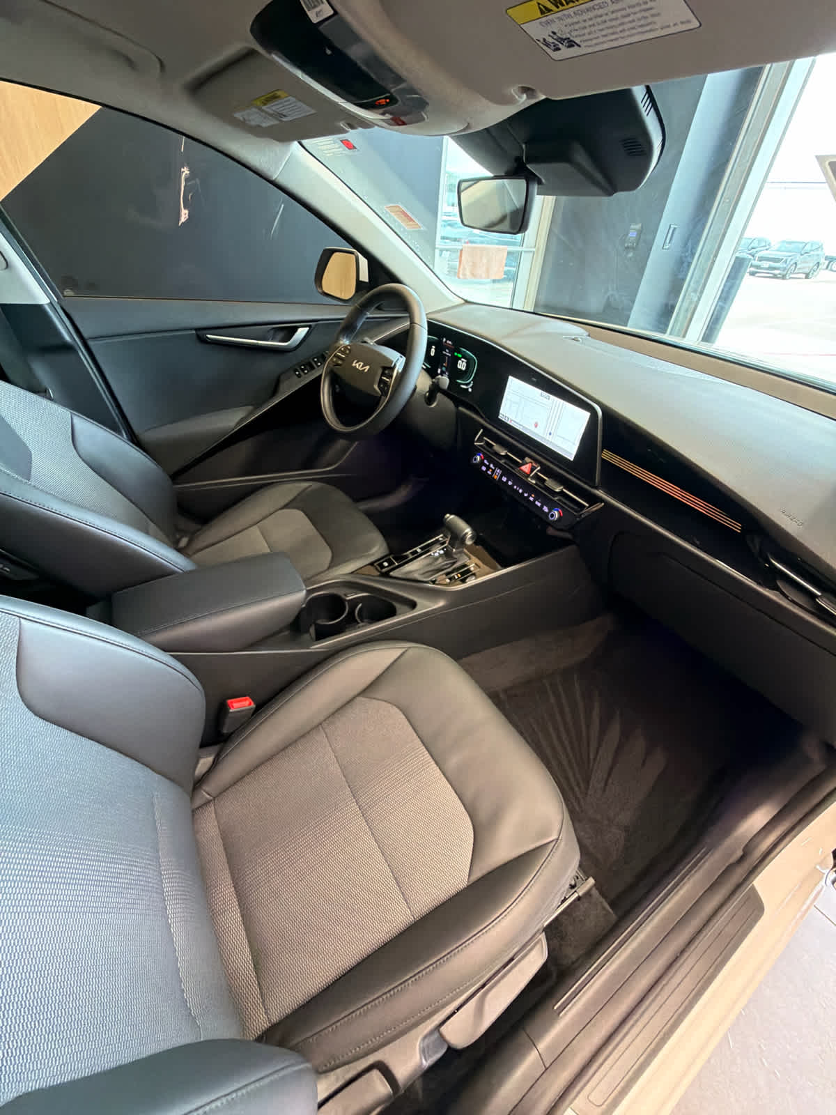 2023 Kia Niro photo 29 of 32