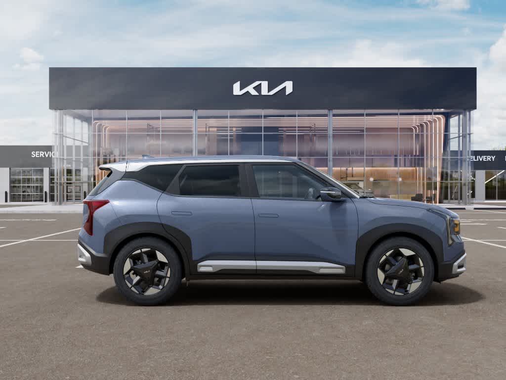2027 Kia Seltos photo 7 of 27