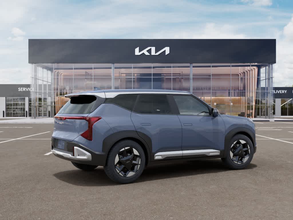 2027 Kia Seltos photo 6 of 27