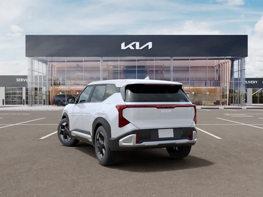 2027 Kia Seltos photo 4 of 27