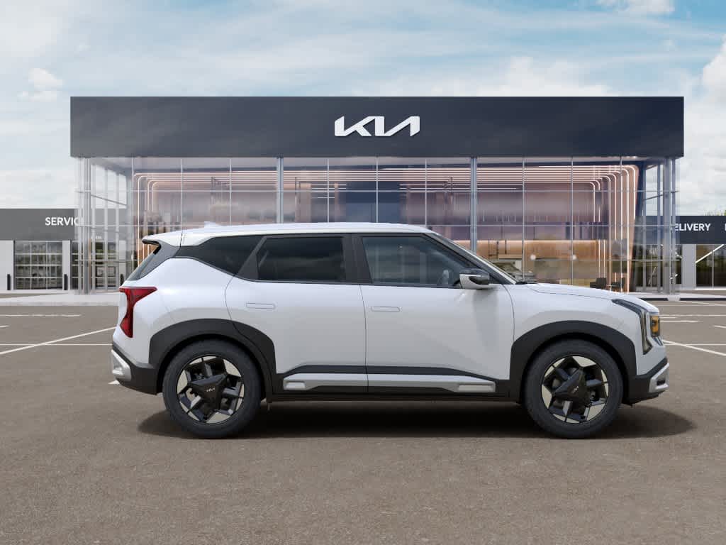 2027 Kia Seltos photo 7 of 27