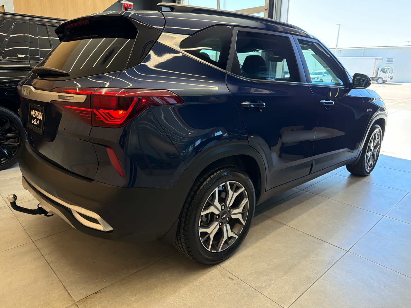 2022 Kia Seltos photo 4 of 34