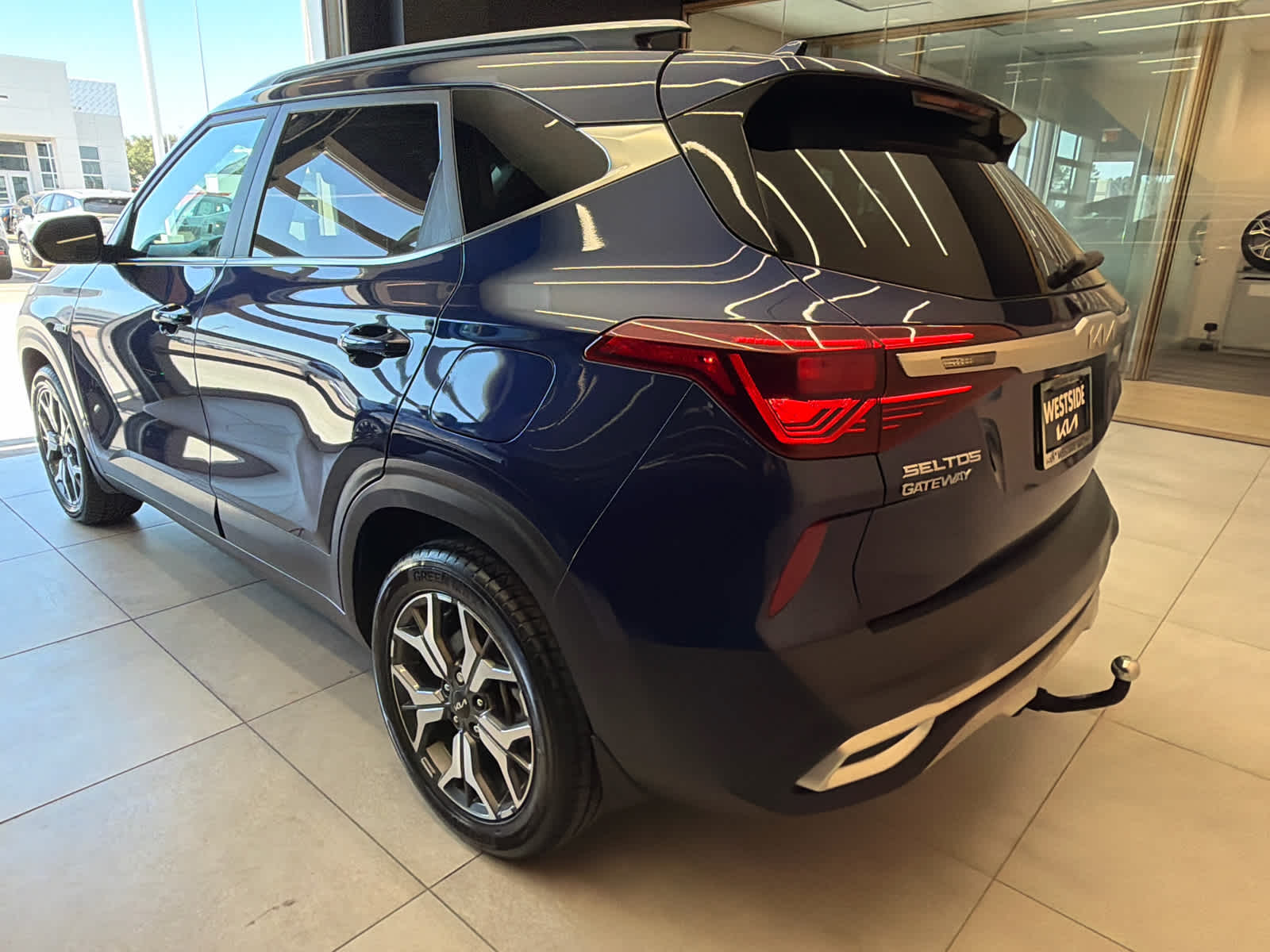 2022 Kia Seltos photo 3 of 34