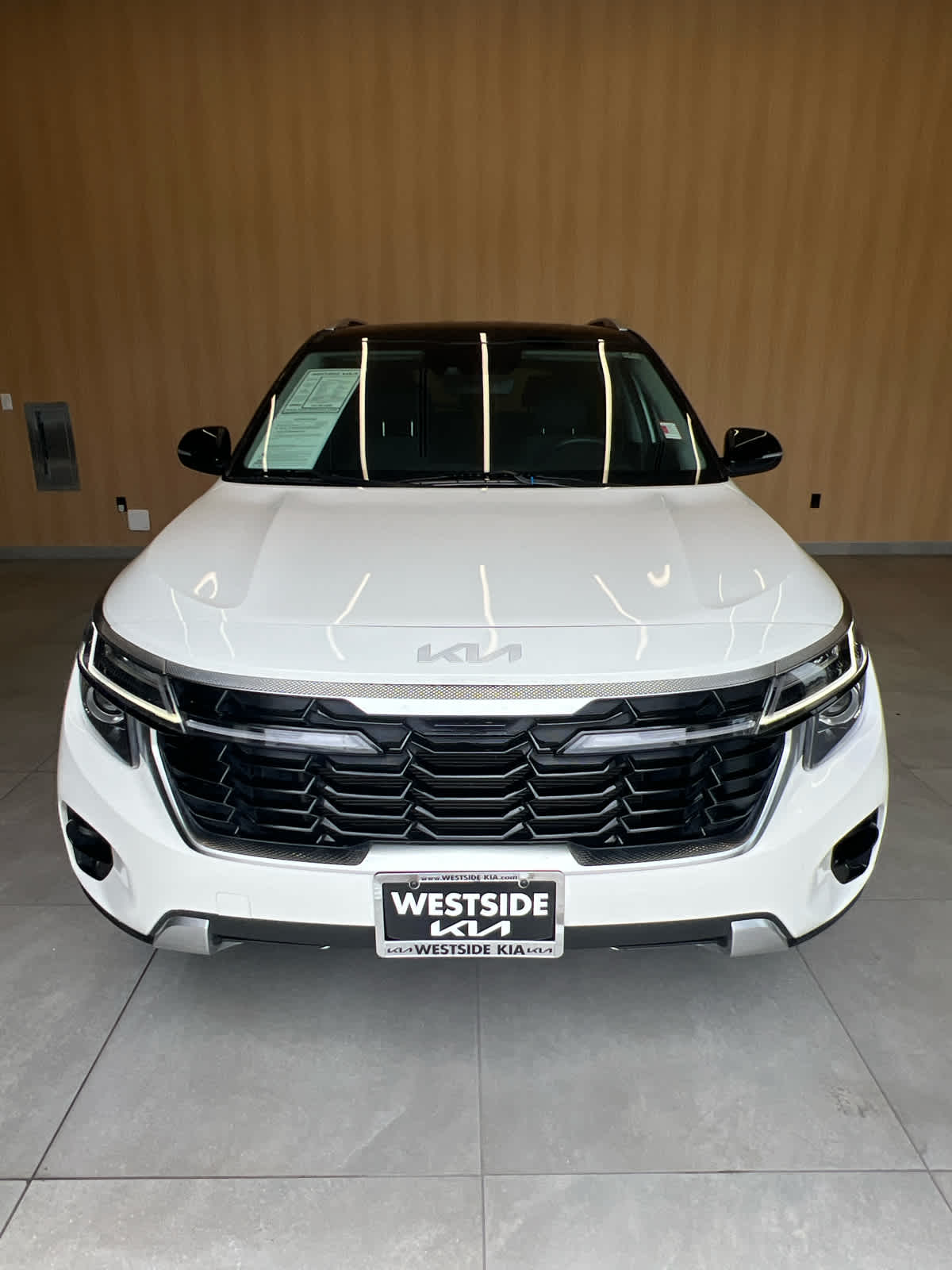 2024 Kia Seltos S Clear White/Black Roof at Beck & Masten Kia