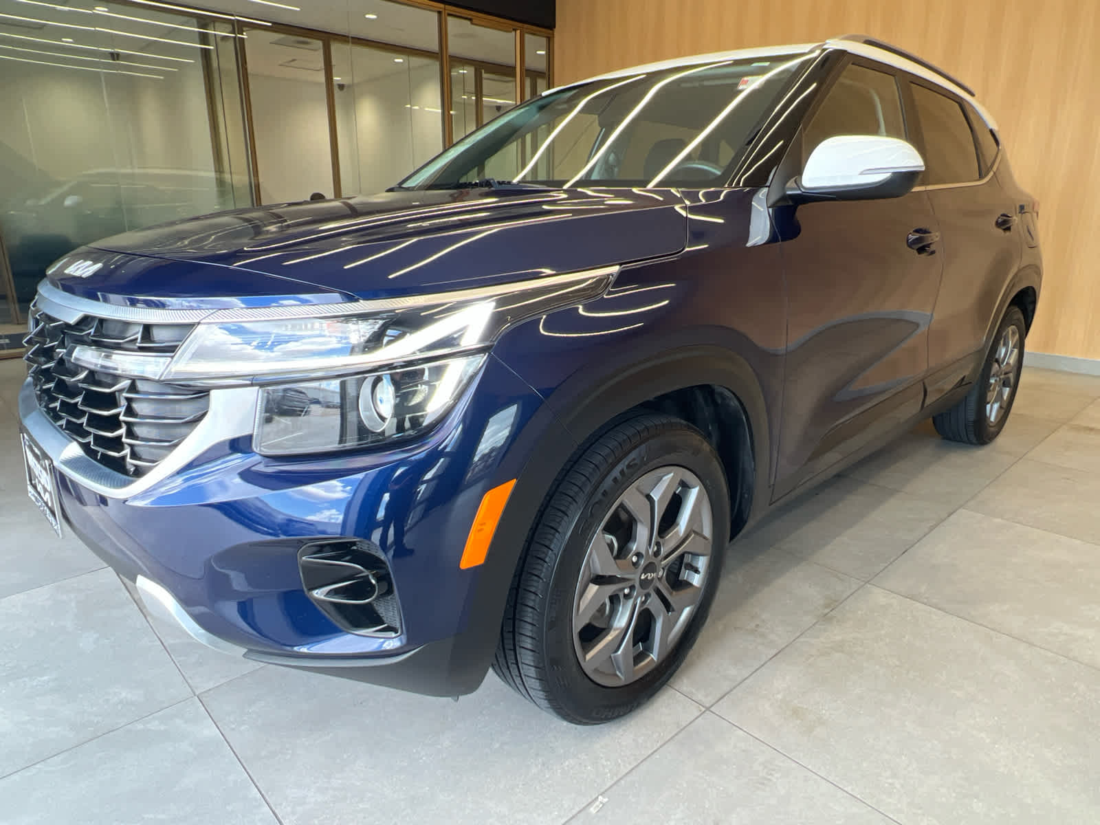 2024 Kia Seltos S Dark Ocean Blue/White Roof at Beck & Masten Kia