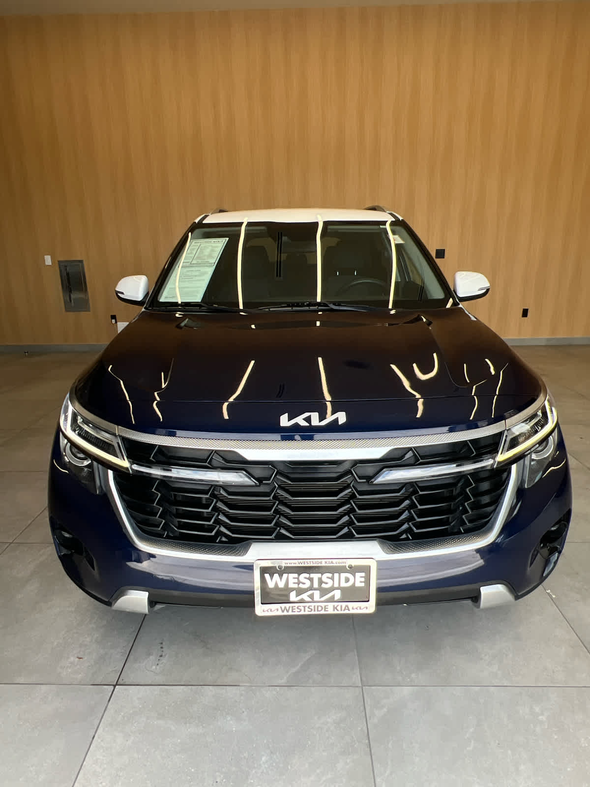 2024 Kia Seltos S Dark Ocean Blue/White Roof at Beck & Masten Kia