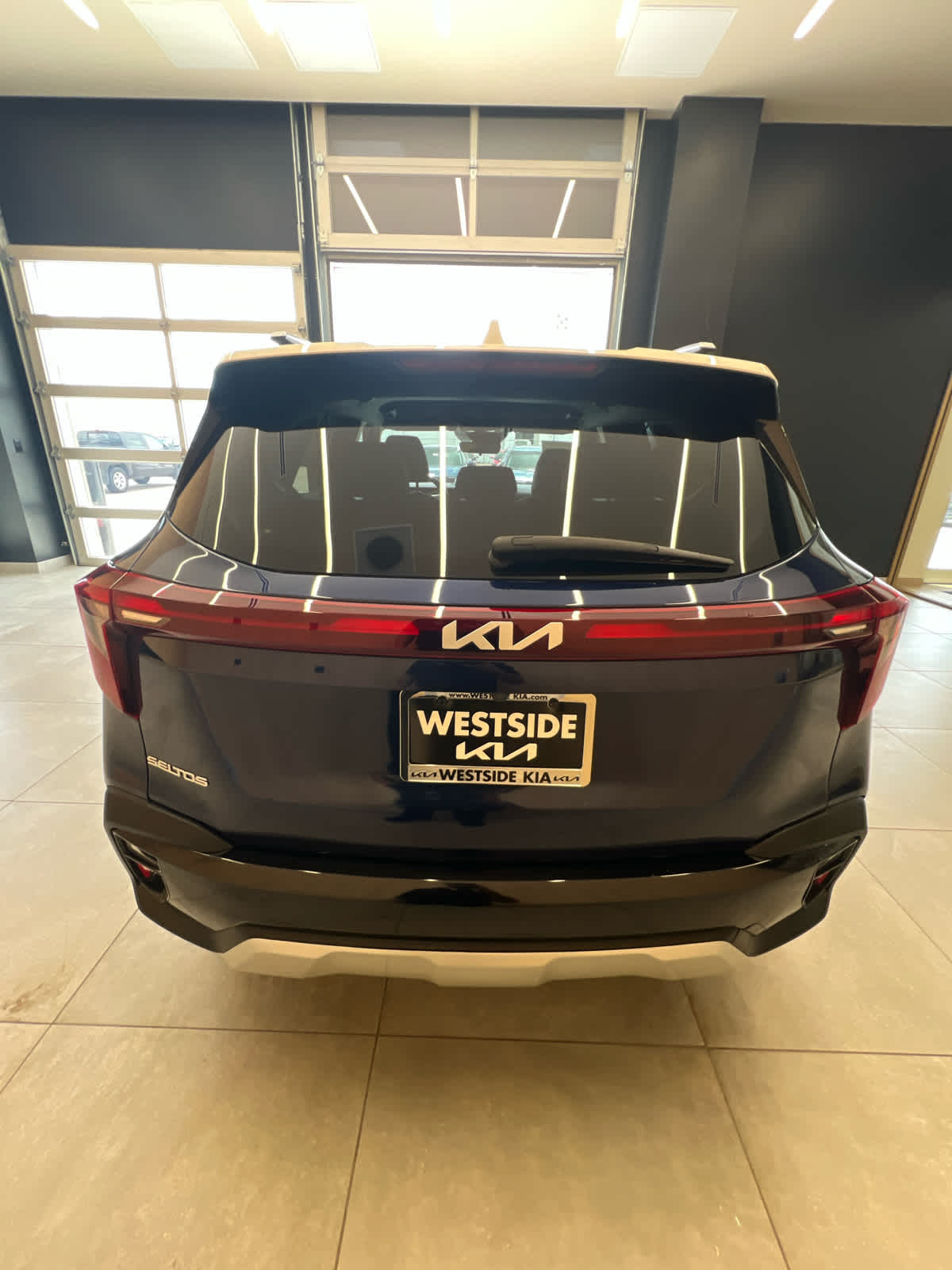 2024 Kia Seltos S Dark Ocean Blue/White Roof at Beck & Masten Kia