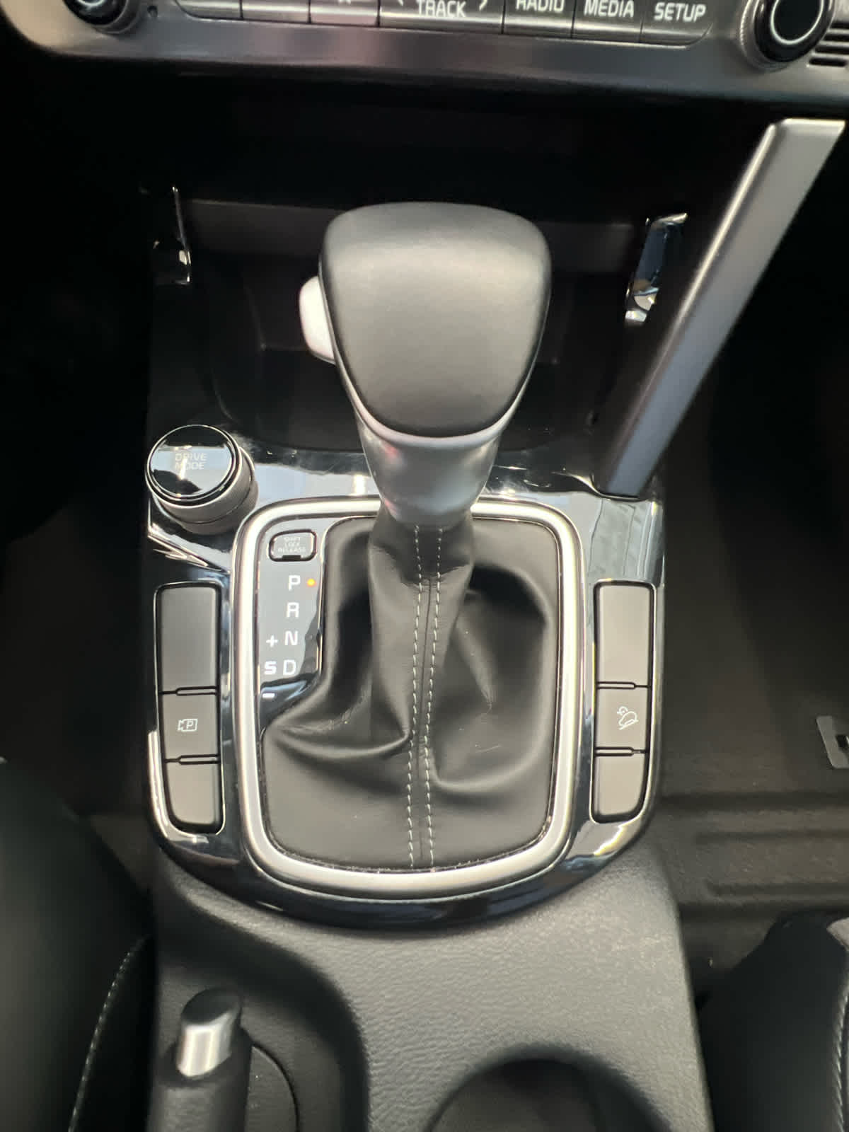 2024 Kia Seltos S Dark Ocean Blue/White Roof at Beck & Masten Kia