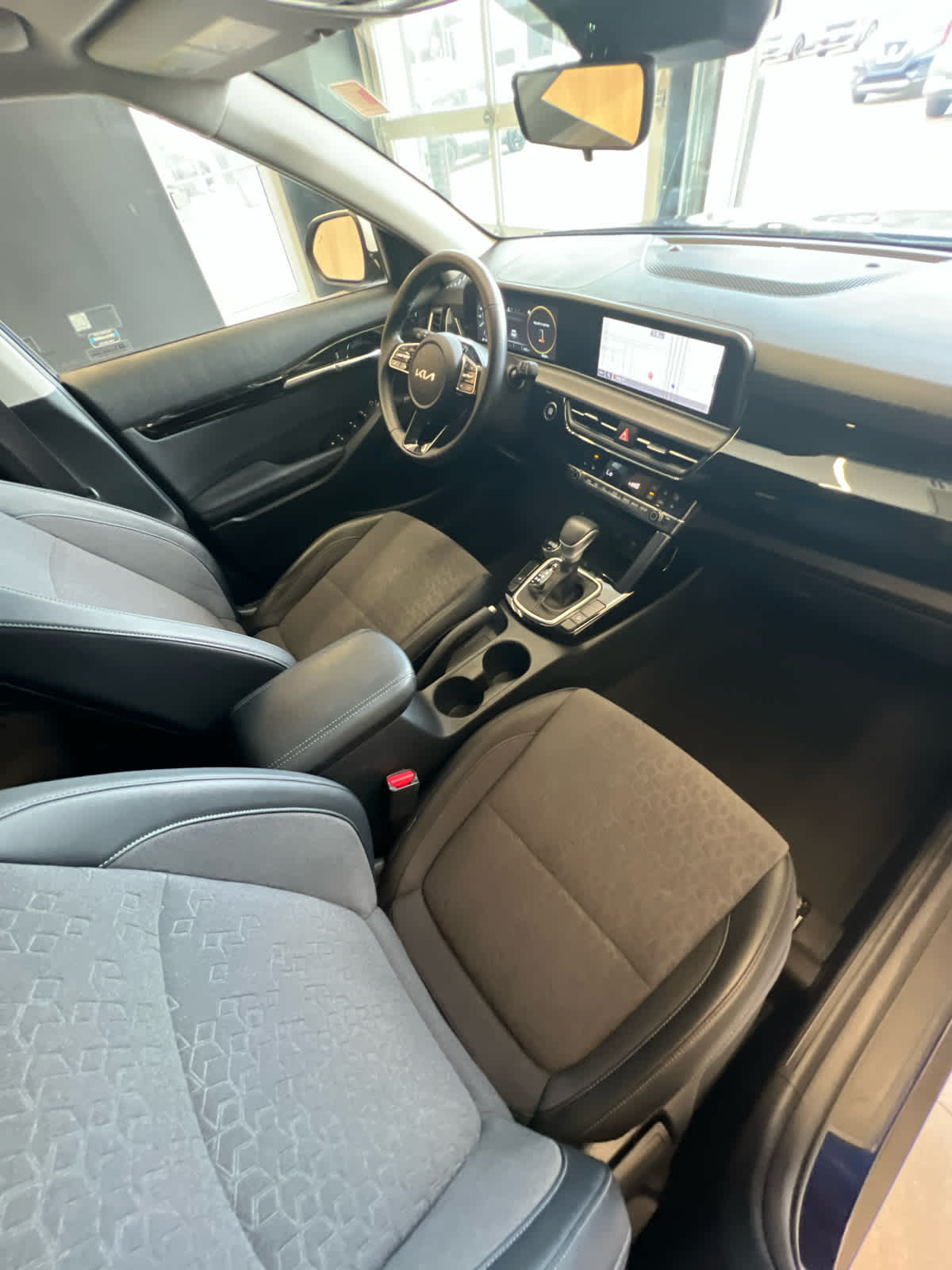 2024 Kia Seltos S Dark Ocean Blue/White Roof at Beck & Masten Kia