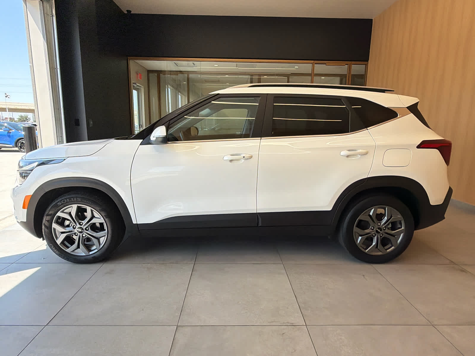 2024 Kia Seltos S Snow White Pearl at Westside Kia