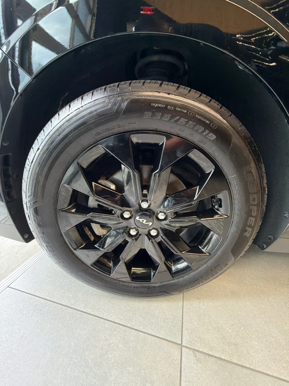 2024 Kia Carnival photo 9 of 39