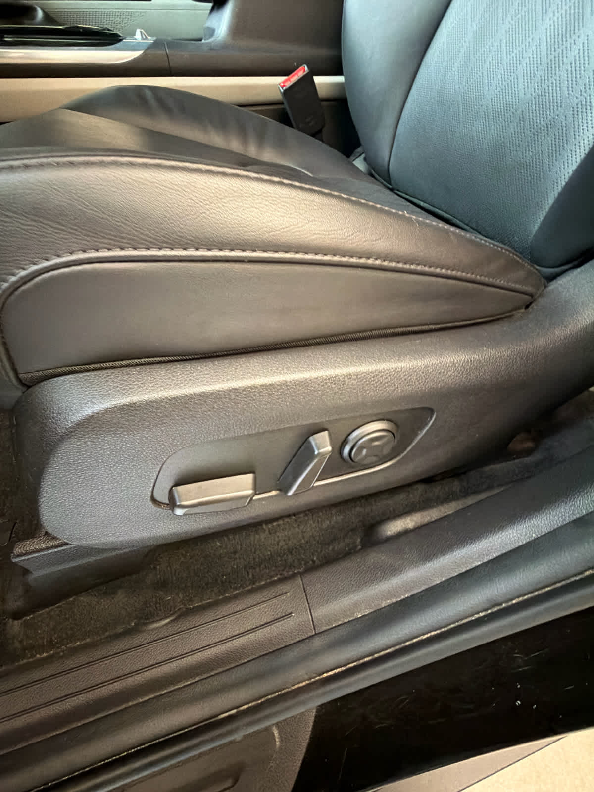 2024 Kia Carnival photo 15 of 39