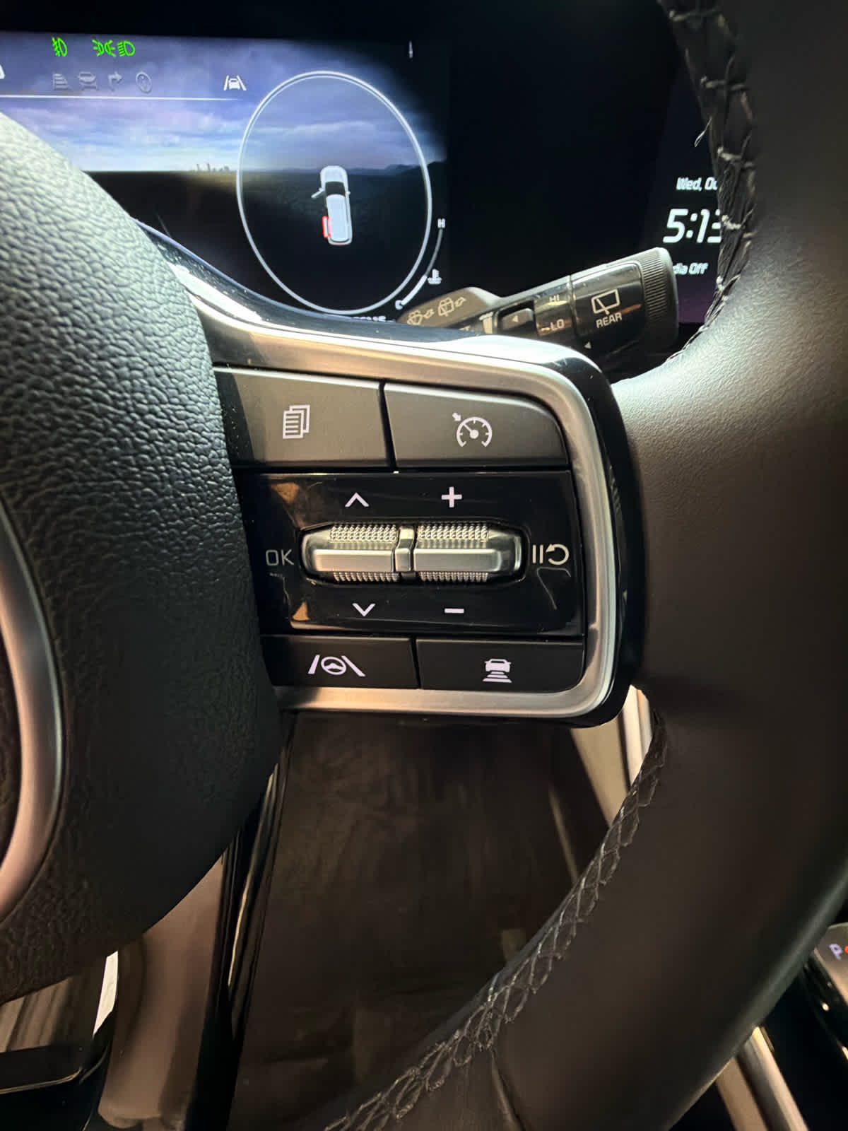 2024 Kia Carnival photo 19 of 39