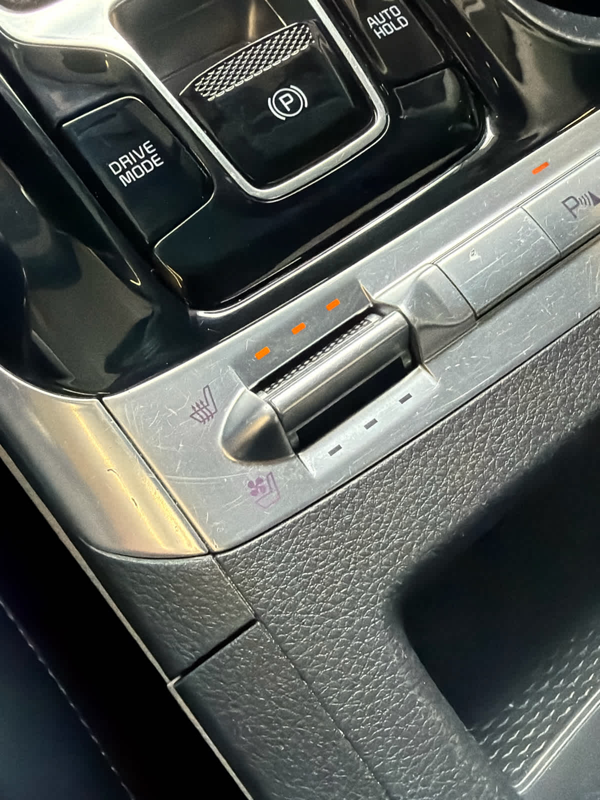2024 Kia Carnival photo 22 of 39
