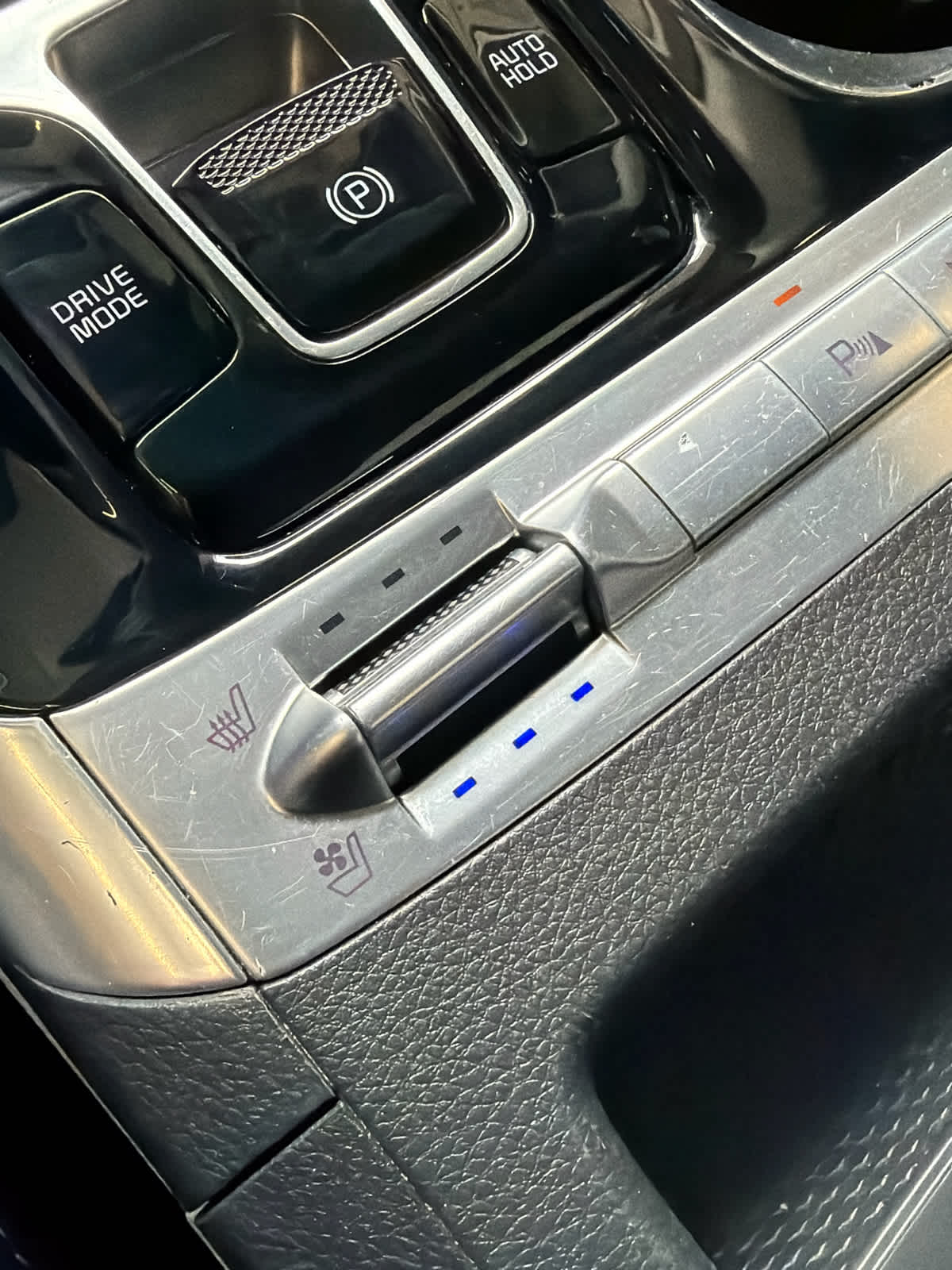 2024 Kia Carnival photo 21 of 39
