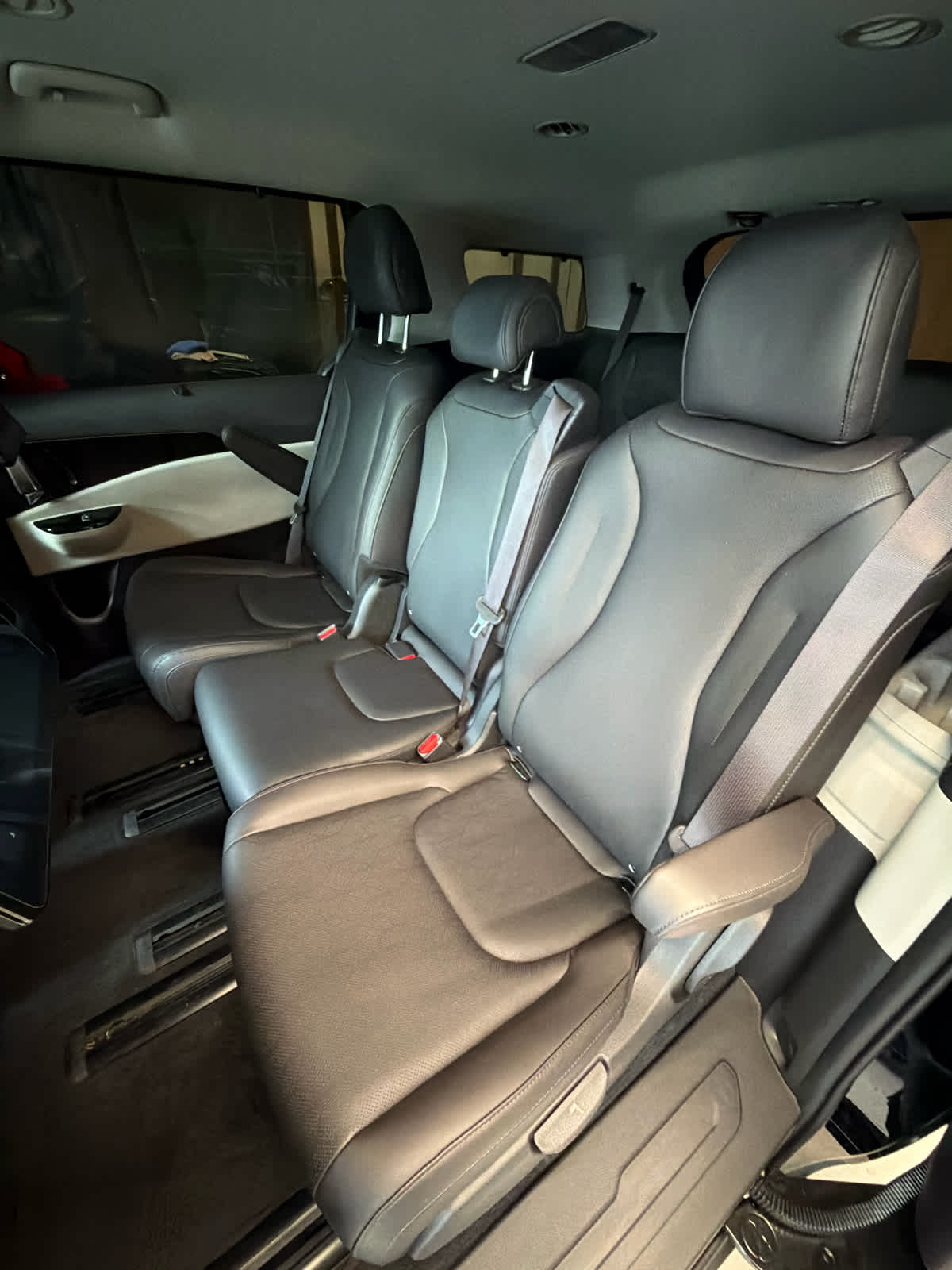 2024 Kia Carnival photo 28 of 39