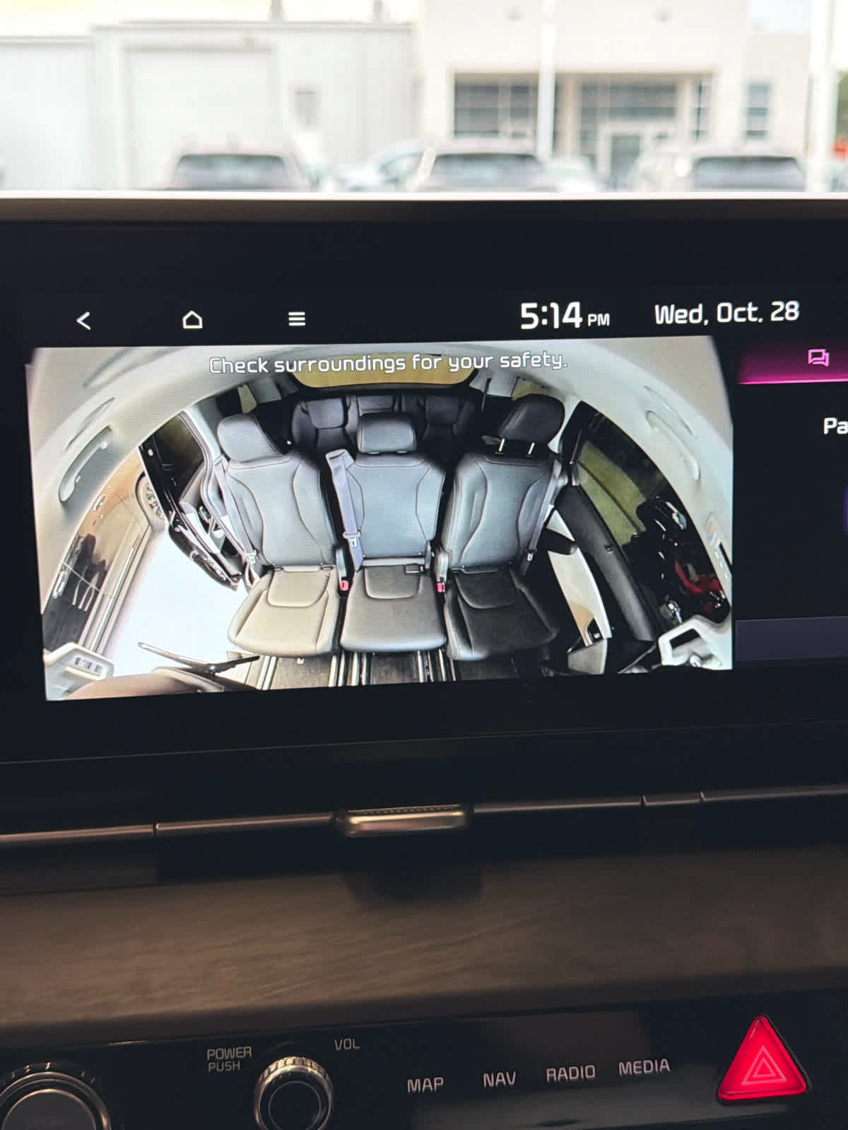 2024 Kia Carnival photo 31 of 39
