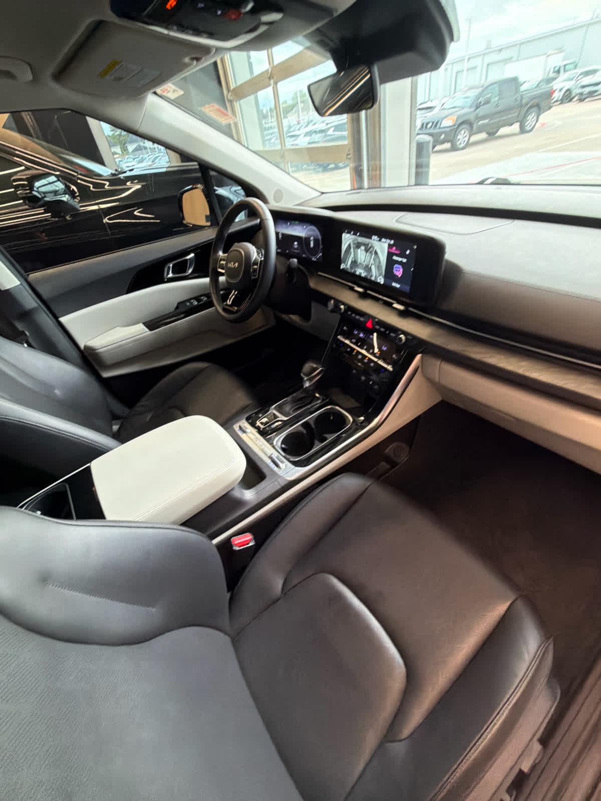 2024 Kia Carnival photo 36 of 39