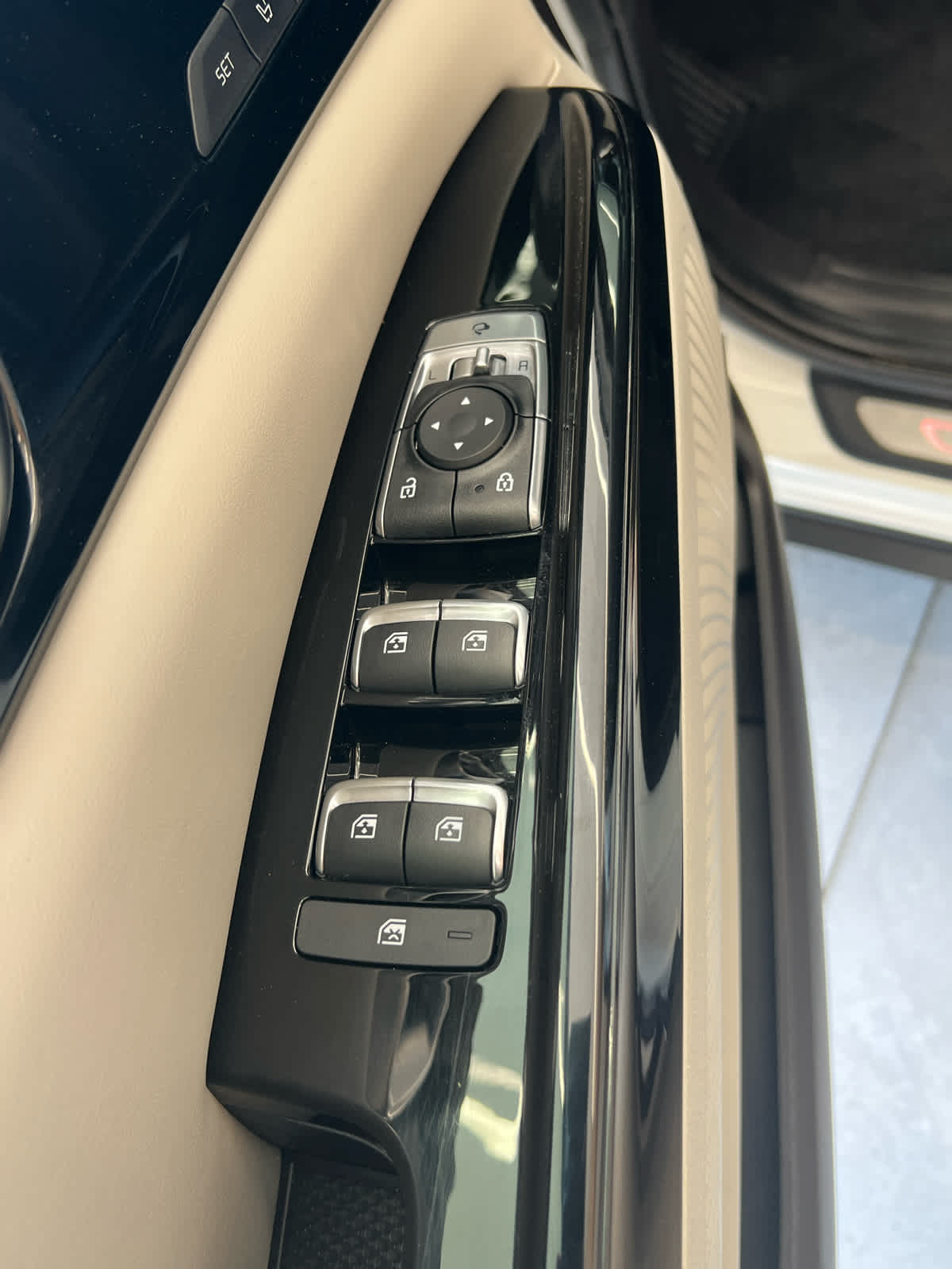 2024 Kia Carnival SX Prestige Snow White Pearl at AutoNation USA Houston
