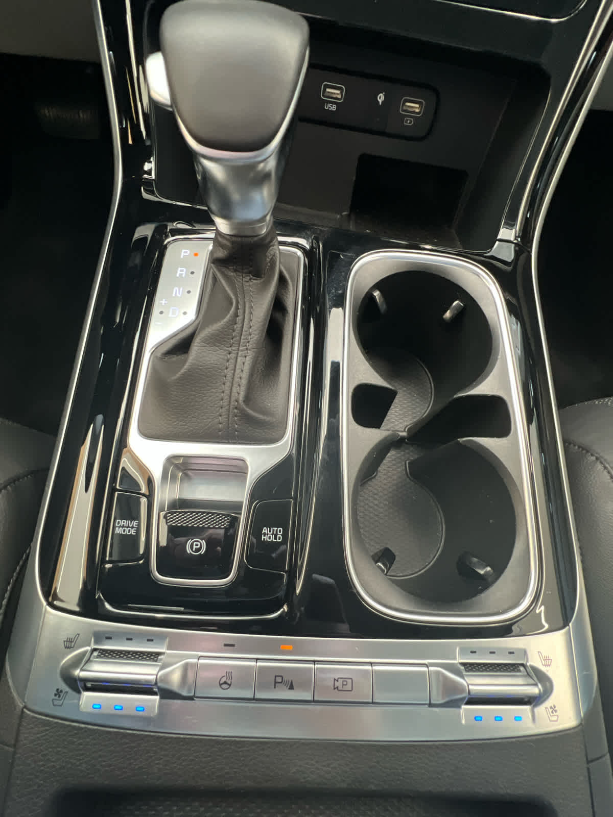 2024 Kia Carnival SX Prestige Snow White Pearl at AutoNation USA Houston