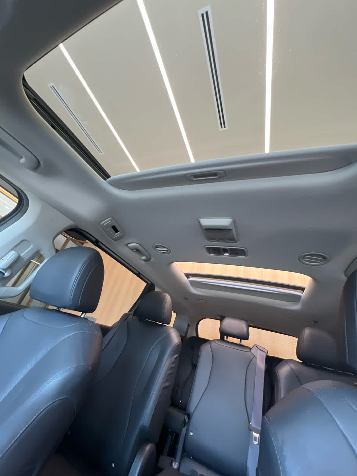 2024 Kia Carnival SX Prestige Snow White Pearl at AutoNation USA Houston