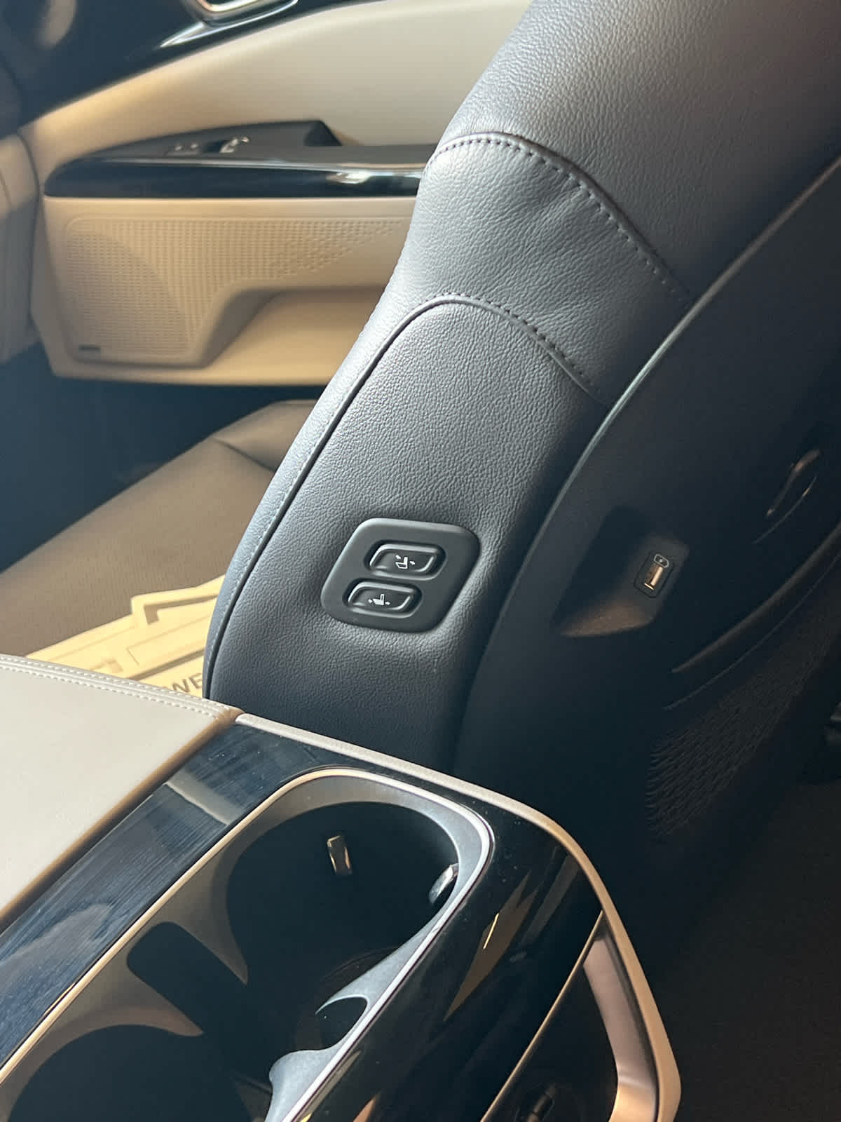 2024 Kia Carnival SX Prestige Snow White Pearl at AutoNation USA Houston