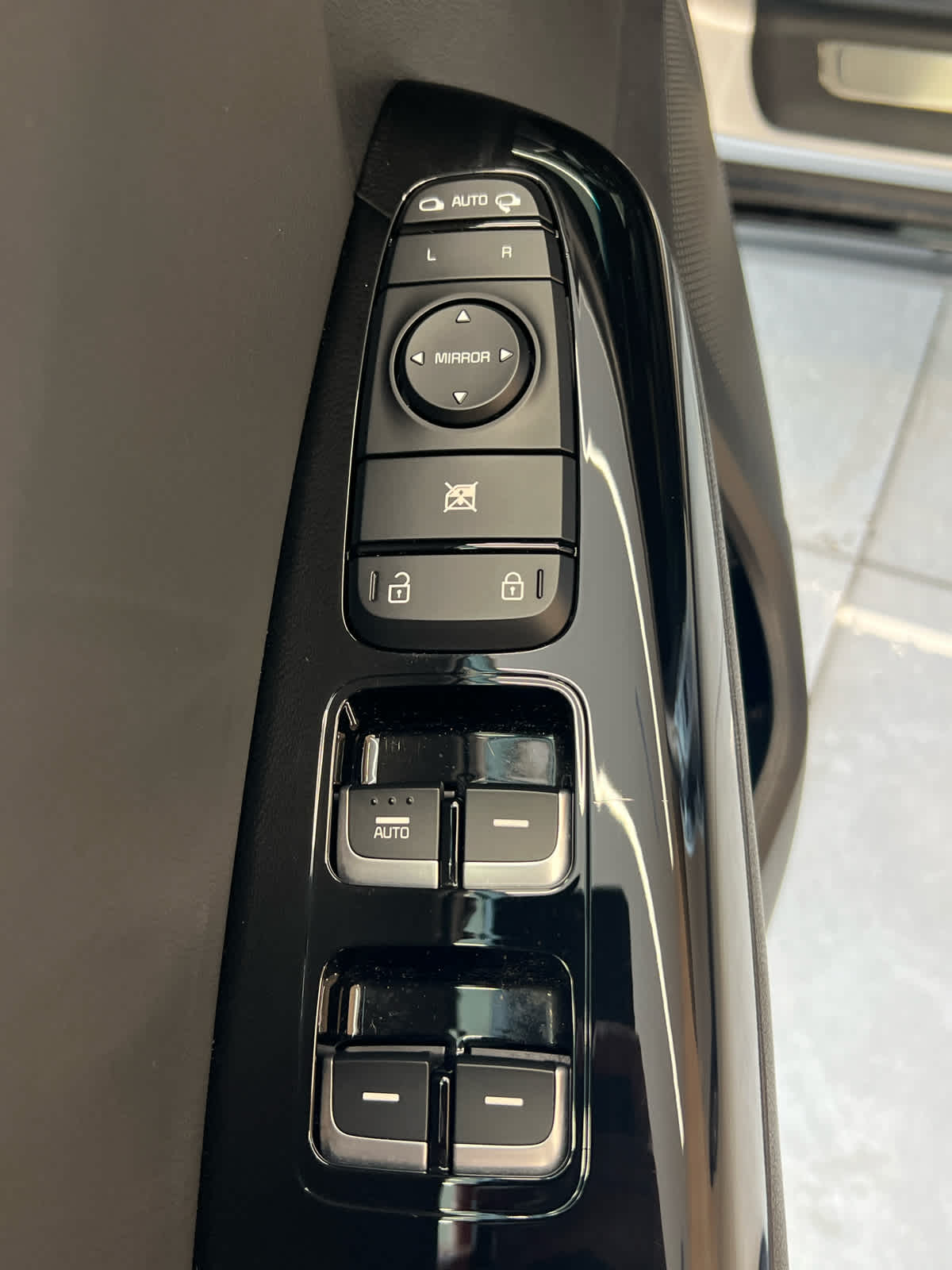 2022 Kia Sportage Nightfall Sparkling Silver at HGreg Houston