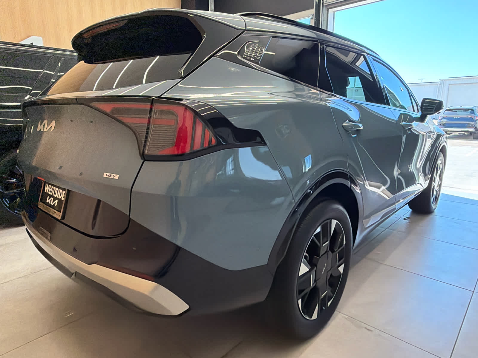 2026 Kia Sportage Hybrid photo 4 of 45