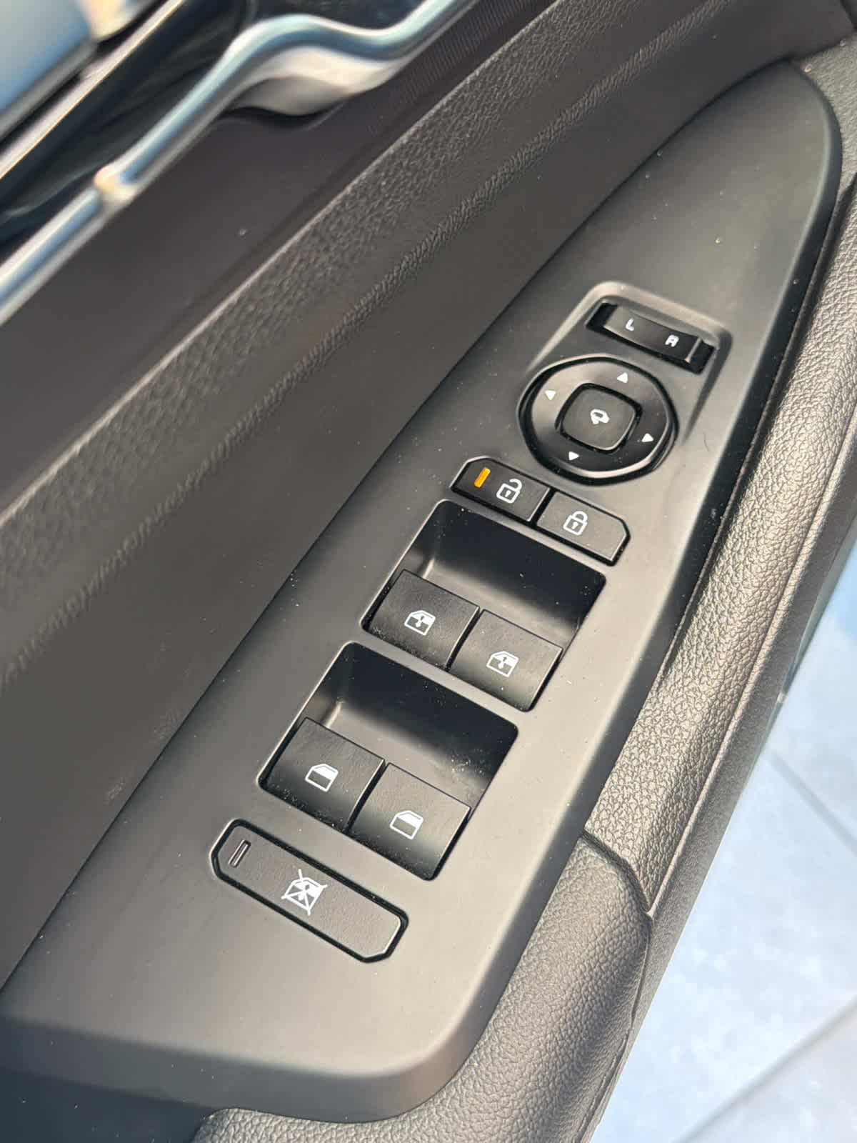 2026 Kia Sportage Hybrid photo 12 of 45