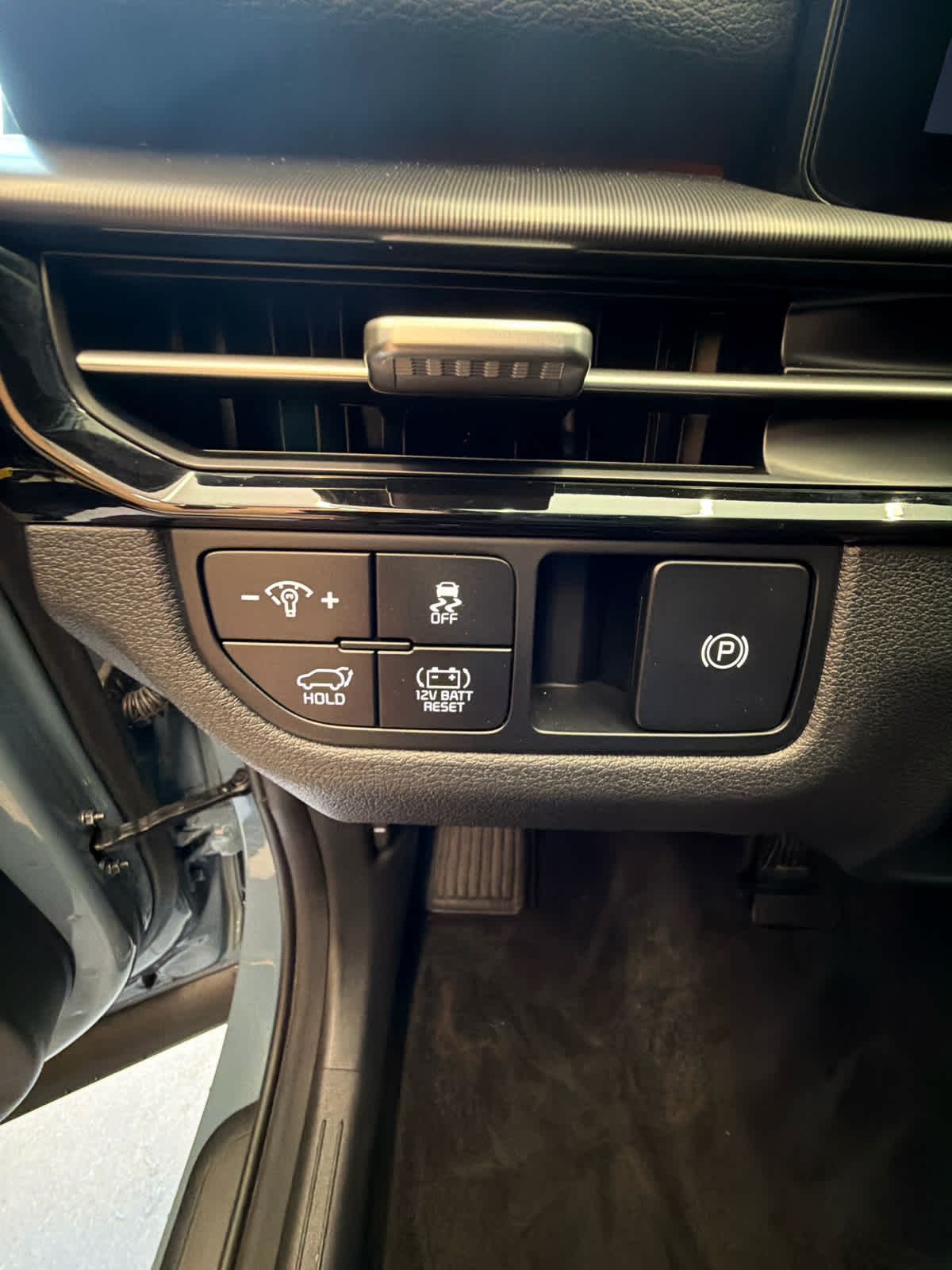 2026 Kia Sportage Hybrid photo 21 of 45