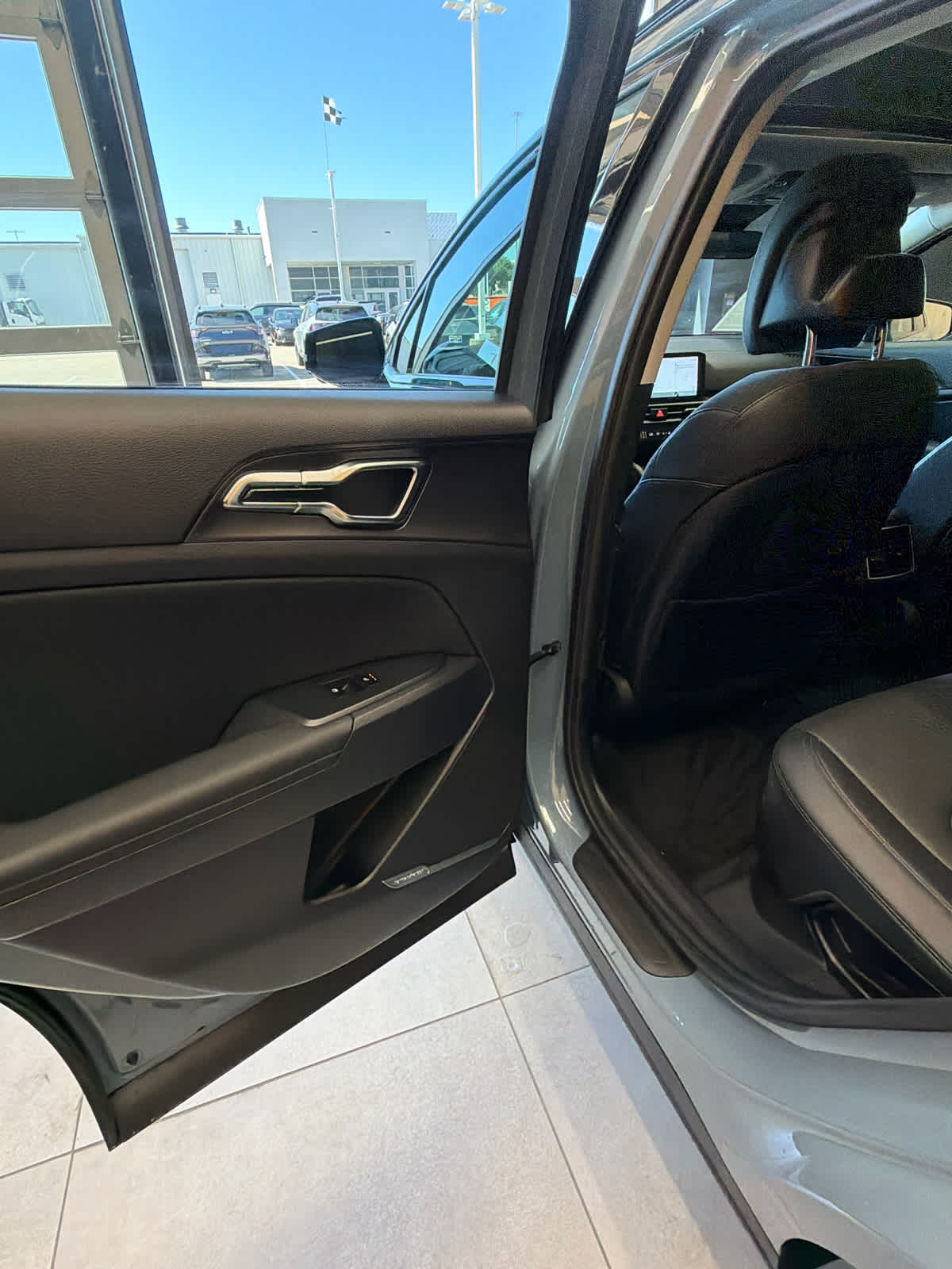 2026 Kia Sportage Hybrid photo 38 of 45