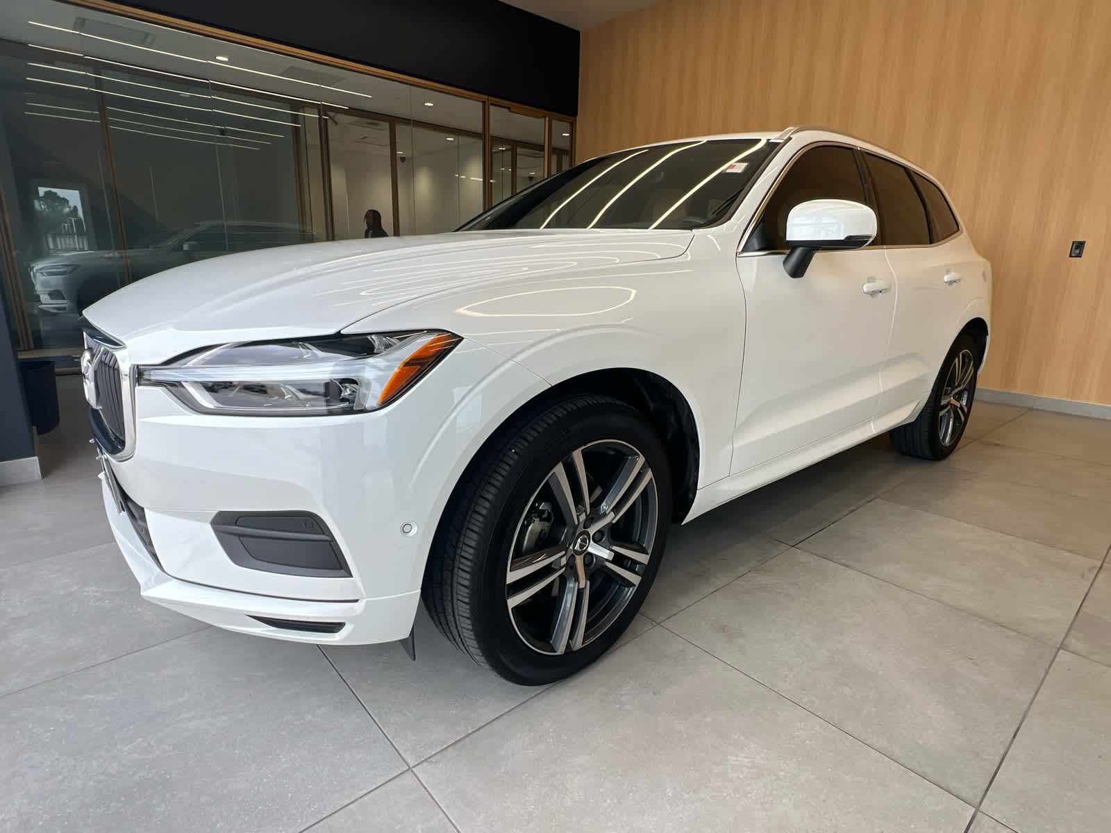 2019 Volvo XC60 Momentum Ice White at Baytown Ford