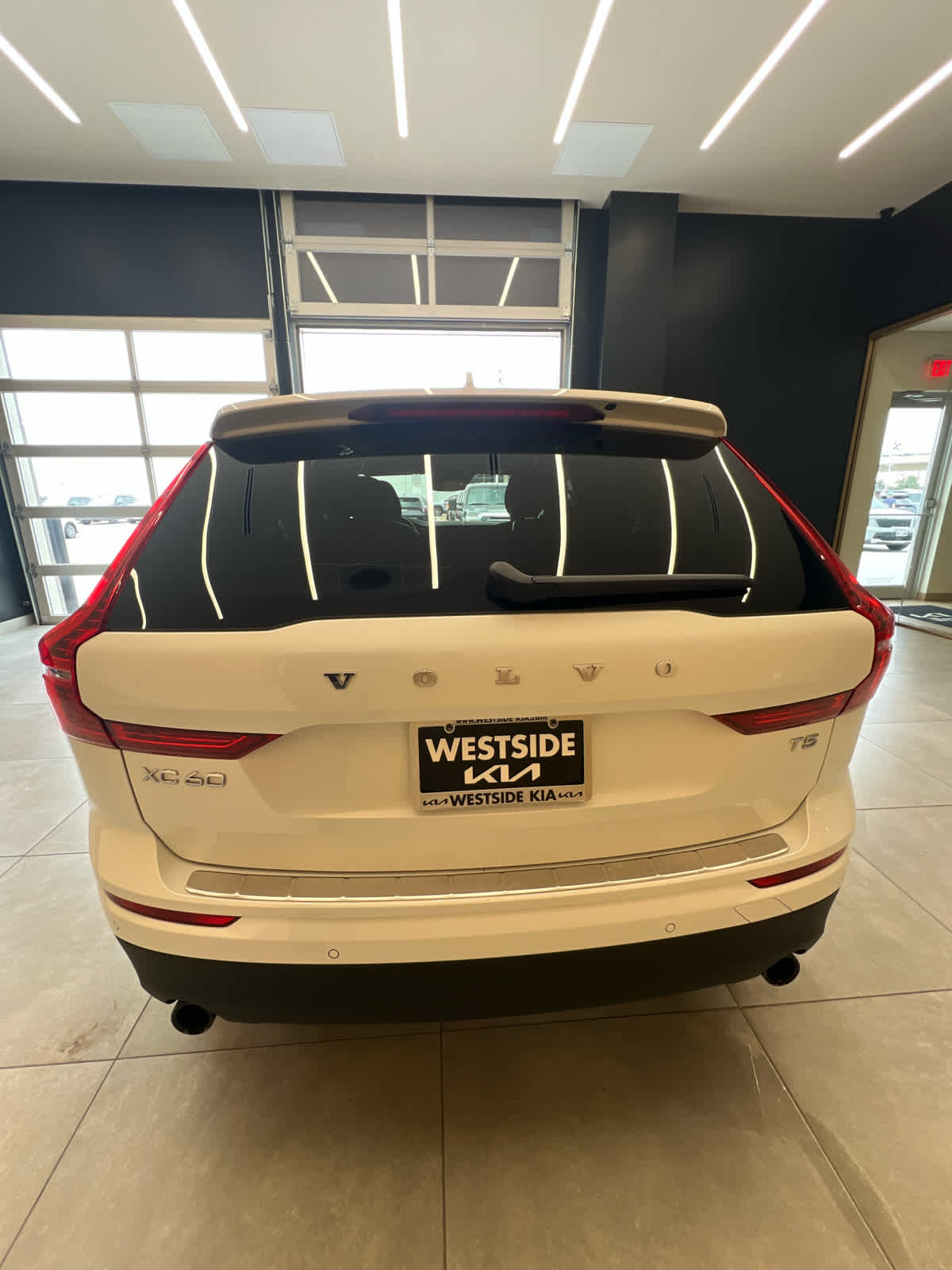2019 Volvo XC60 Momentum Ice White at Baytown Ford
