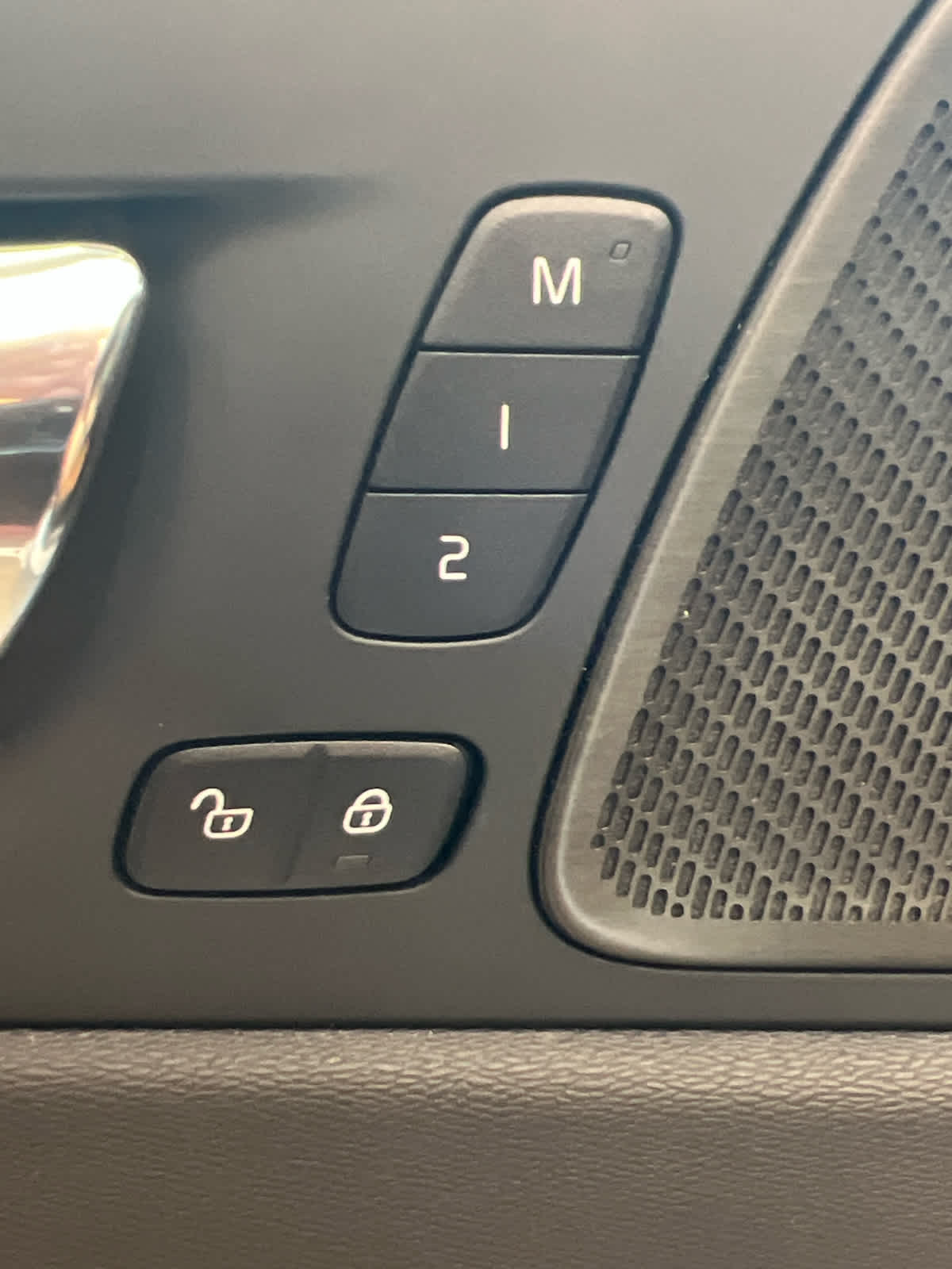 2019 Volvo XC60 Momentum Ice White at Baytown Ford