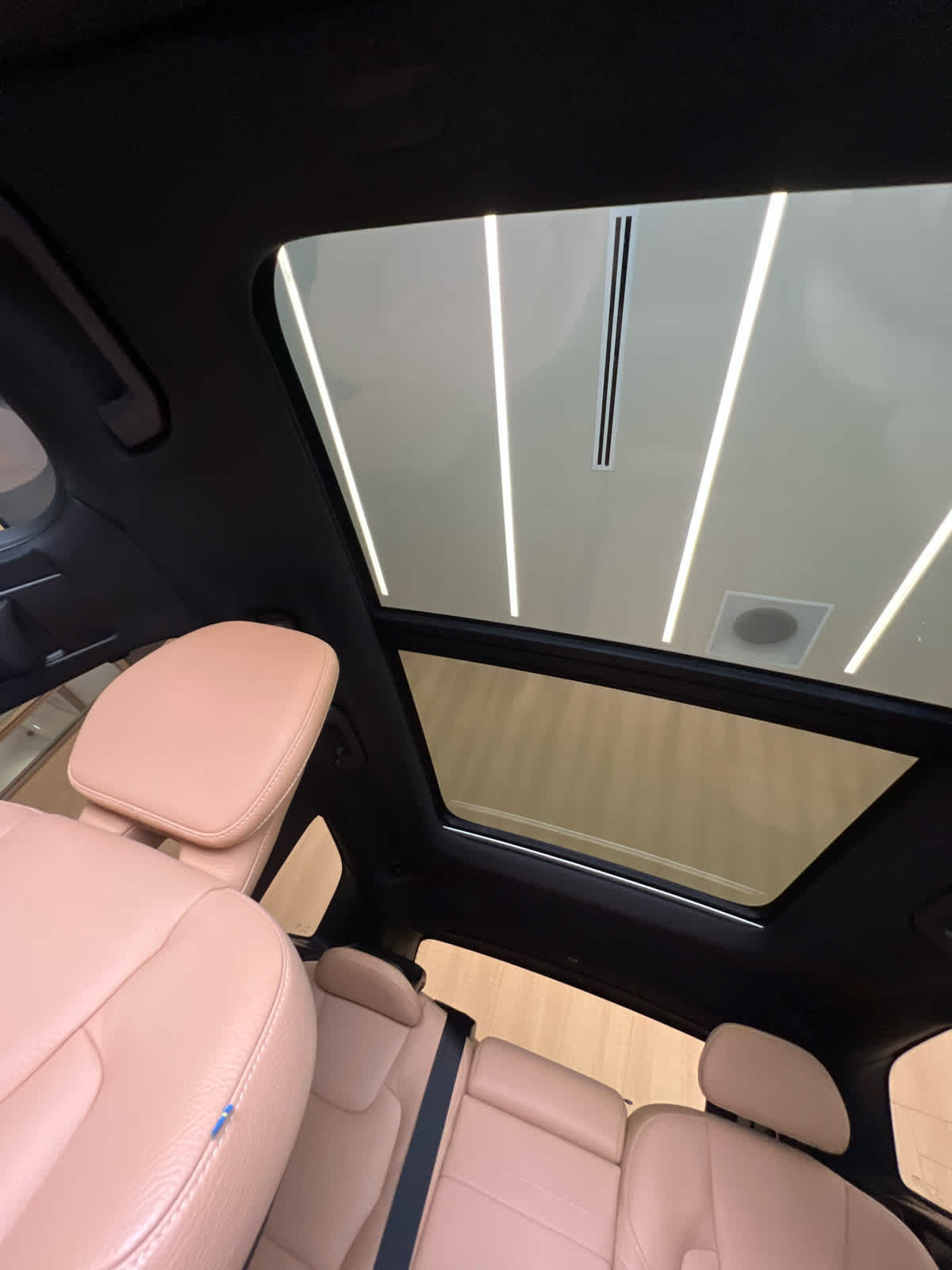 2019 Volvo XC60 Momentum Ice White at Baytown Ford