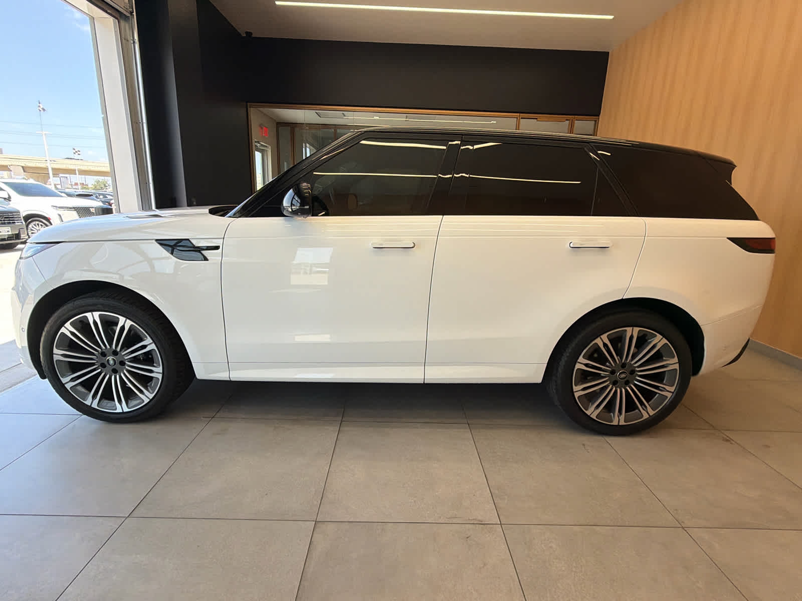 2023 Land Rover Range Rover Sport SE Dynamic Fuji White at Lexus Southwest Houston