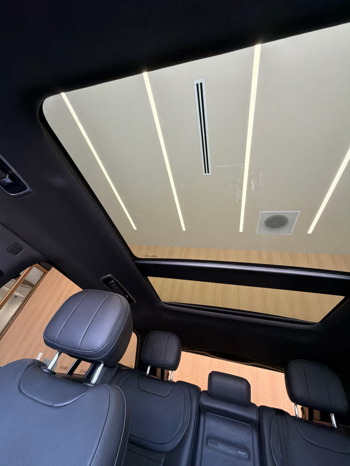2023 Land Rover Range Rover Sport SE Dynamic Fuji White at Lexus Southwest Houston
