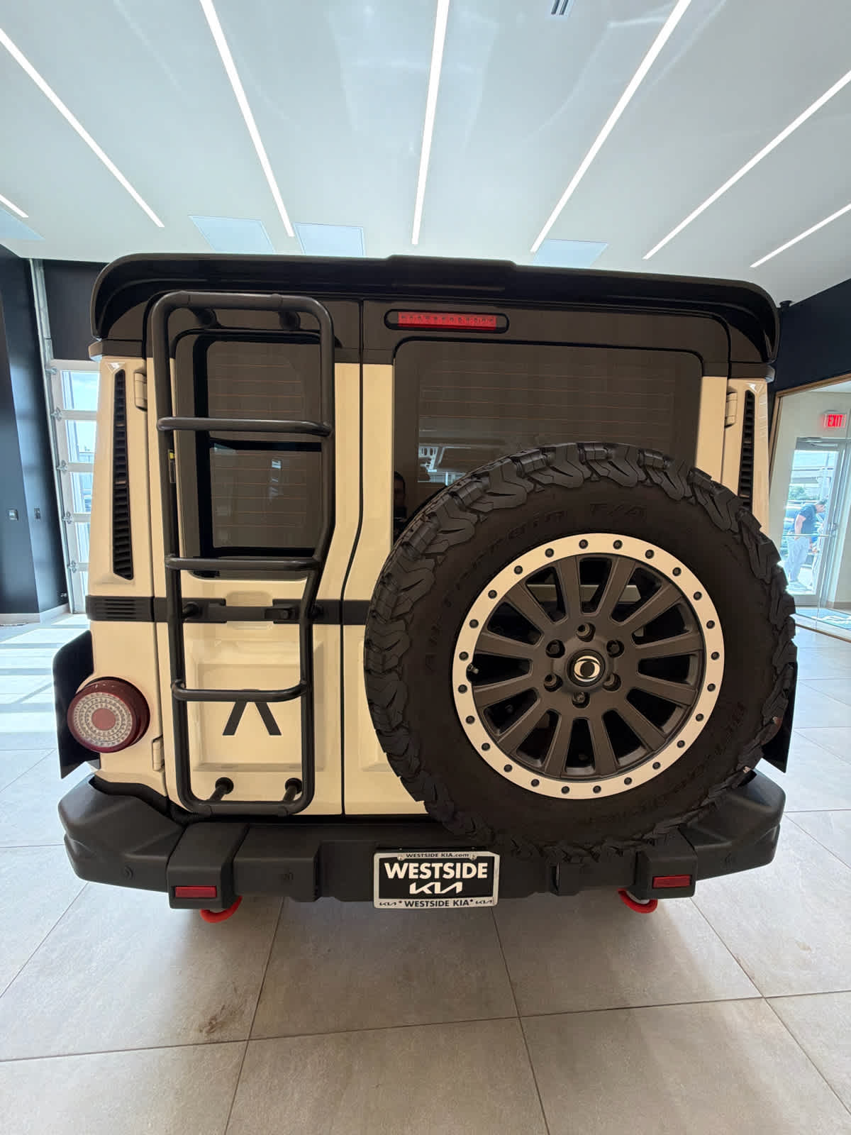2025 INEOS Grenadier Station Wagon Fieldmaster Edition White at Baytown Ford