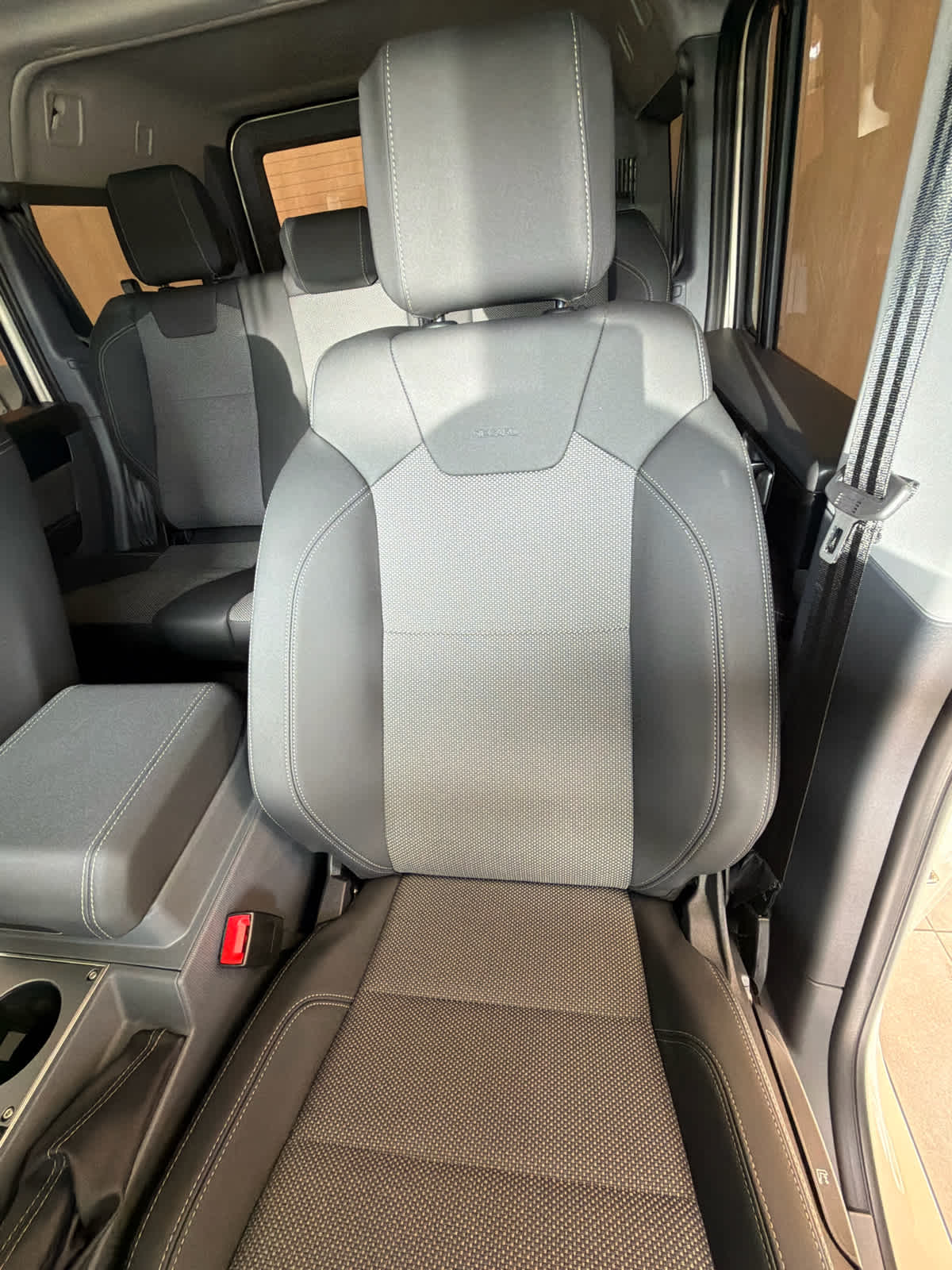 2025 INEOS Grenadier Station Wagon Fieldmaster Edition White at Baytown Ford