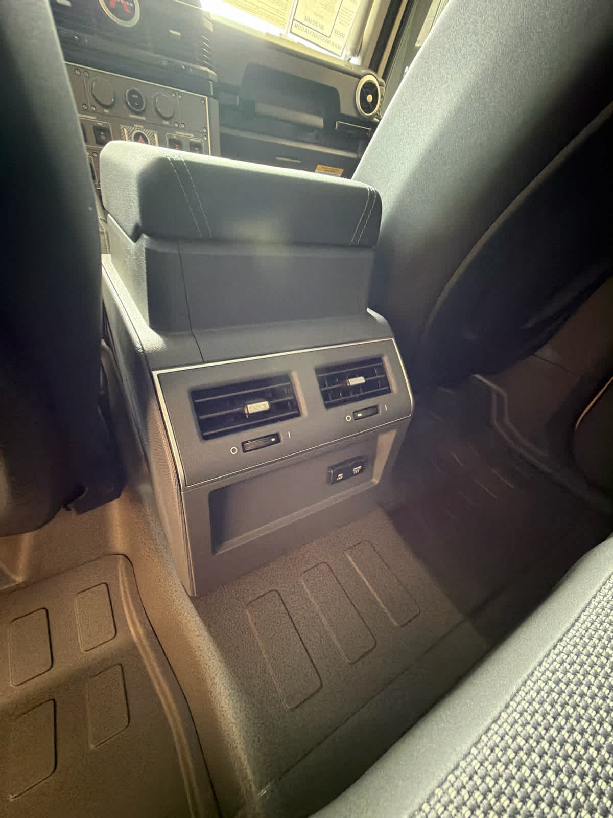2025 INEOS Grenadier Station Wagon Fieldmaster Edition White at Baytown Ford