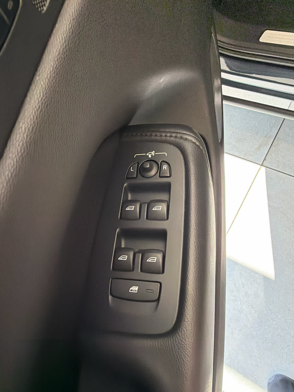2023 Volvo XC60 Core - 11