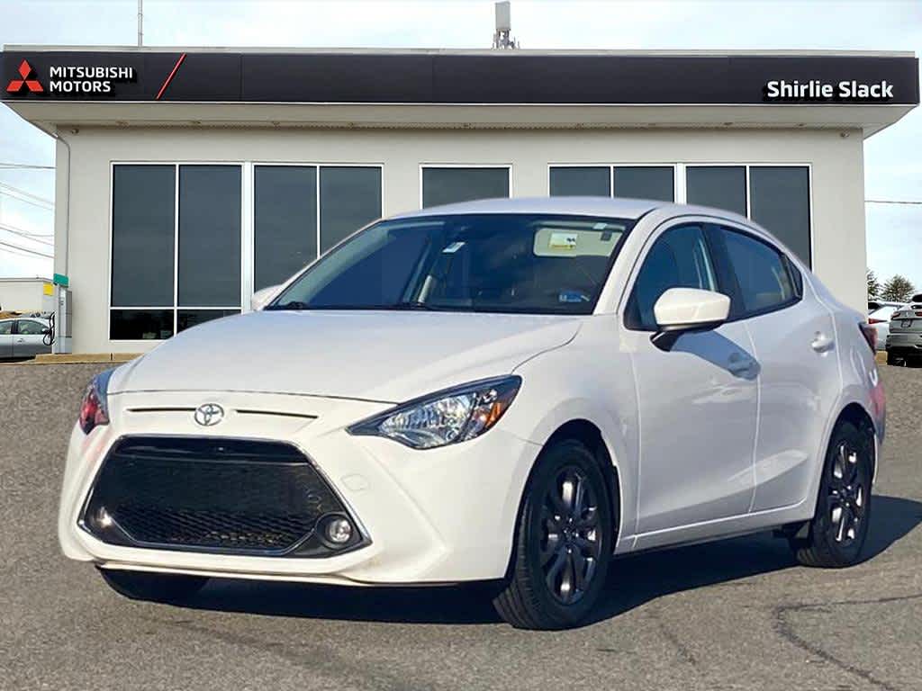 Frost 2019 Toyota Yaris LE Sedan FWD Sedan Front-Wheel Drive Automatic