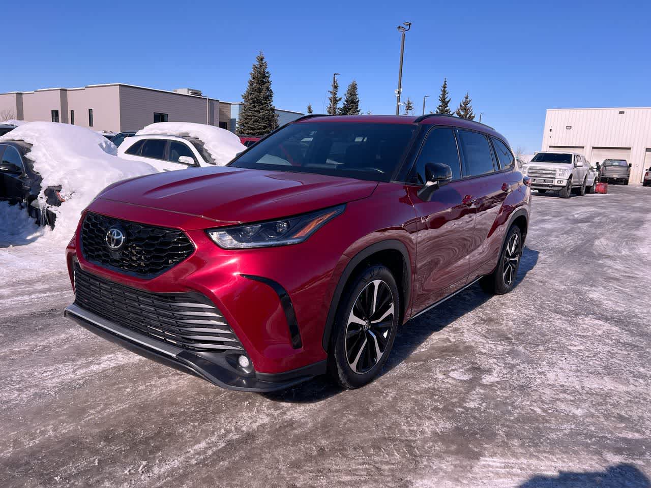 Red (Ruby Flare Pearl) 2022 Toyota Highlander XSE FWD SUV / Crossover Front-Wheel Drive 8-Speed Automatic