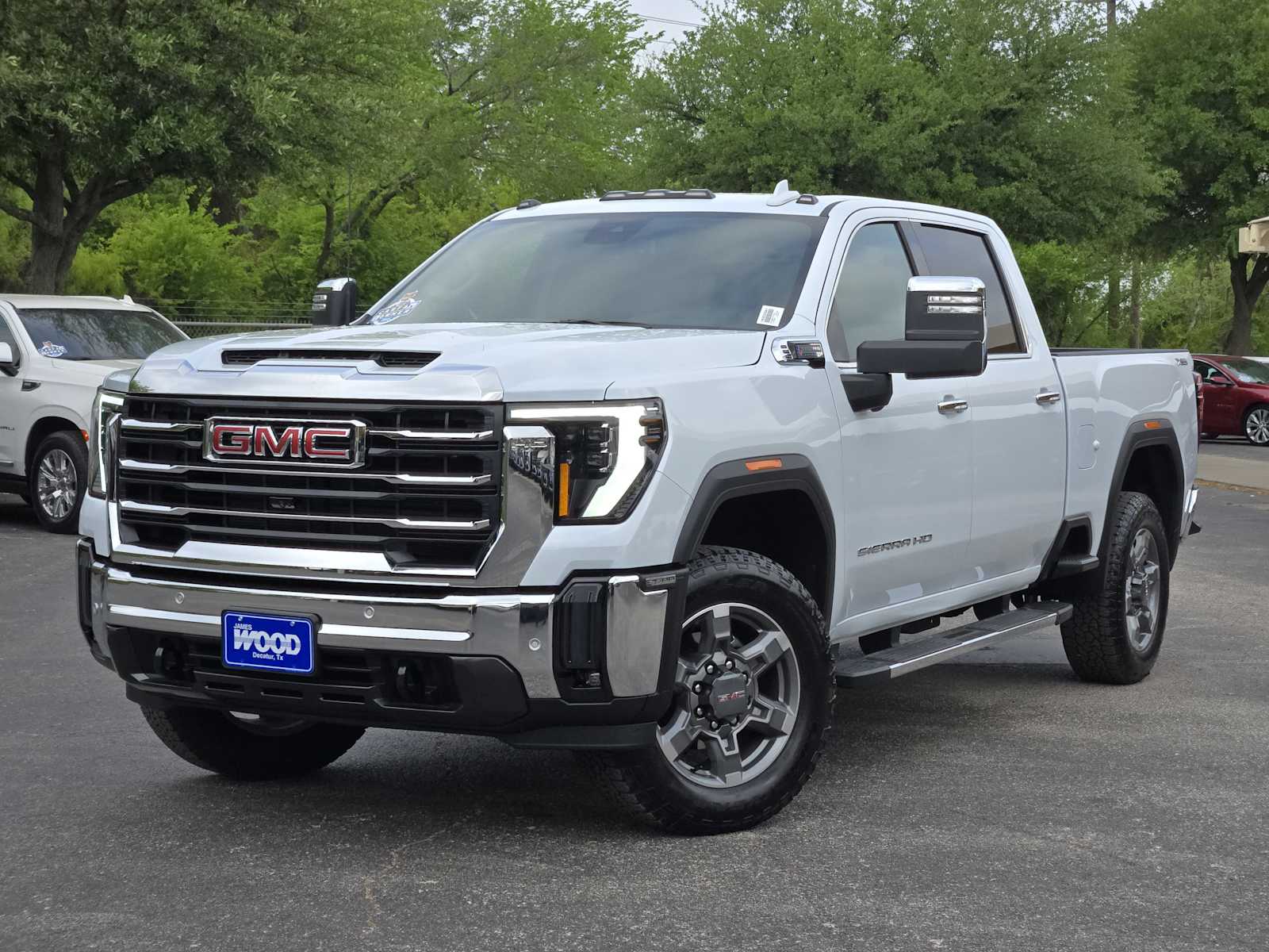 Glacier White Tricoat 2026 GMC Sierra 2500HD SLT Crew Cab 4WD Pickup Truck Four-Wheel Drive Automatic