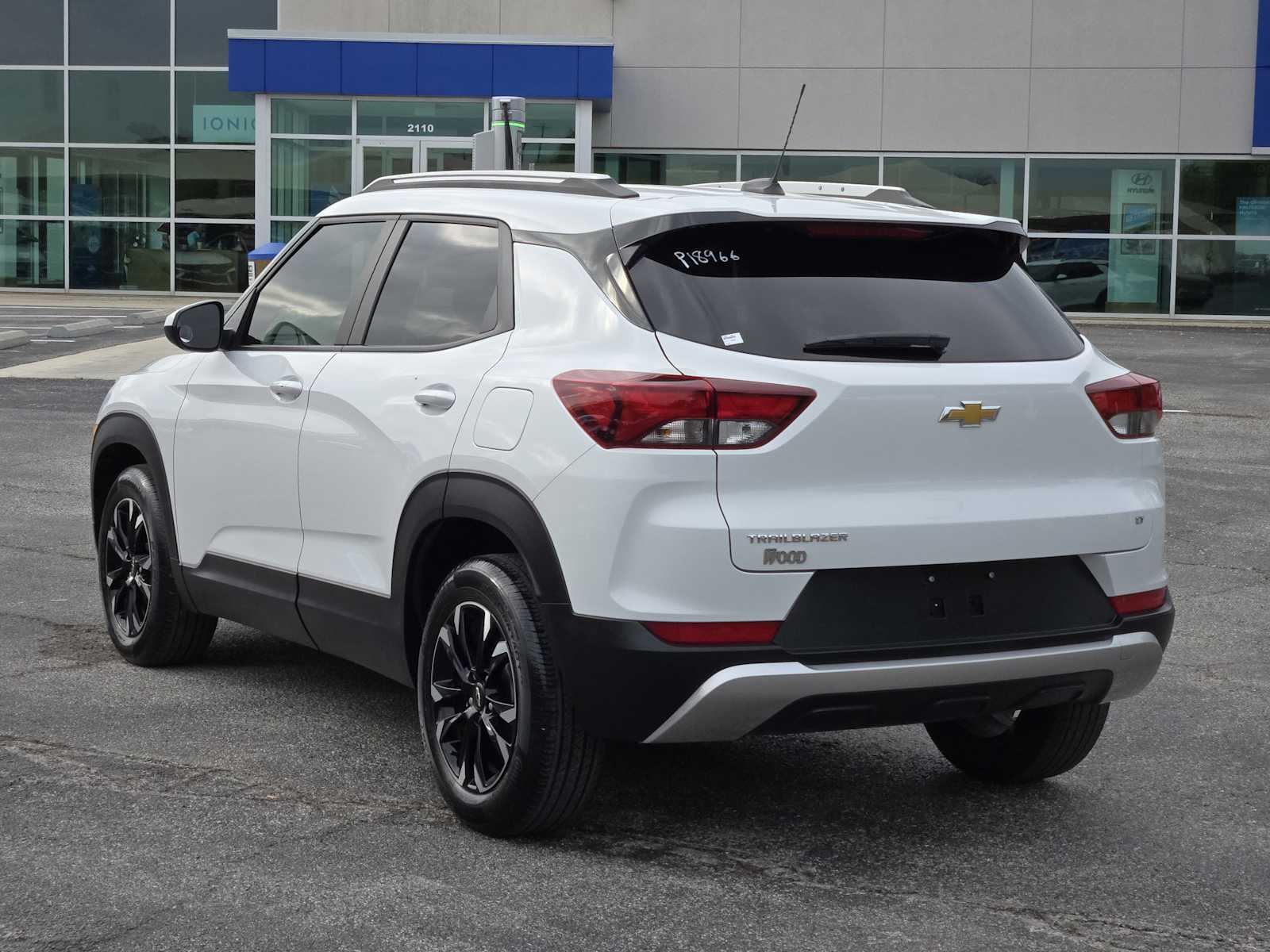 View vehicle photo 6