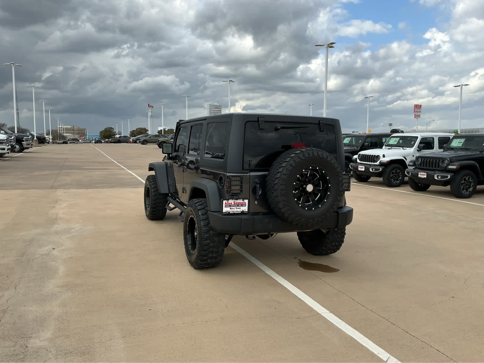 used 2017 Jeep Wrangler Unlimited car, priced at $19,490