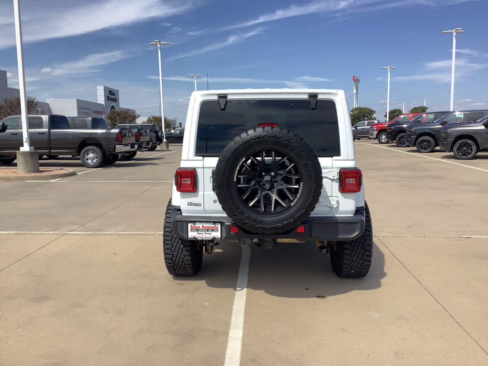 Used Car 2018 Jeep Wrangler Unlimited  Sahara For Sale Under $30,000 In Waco, Texas