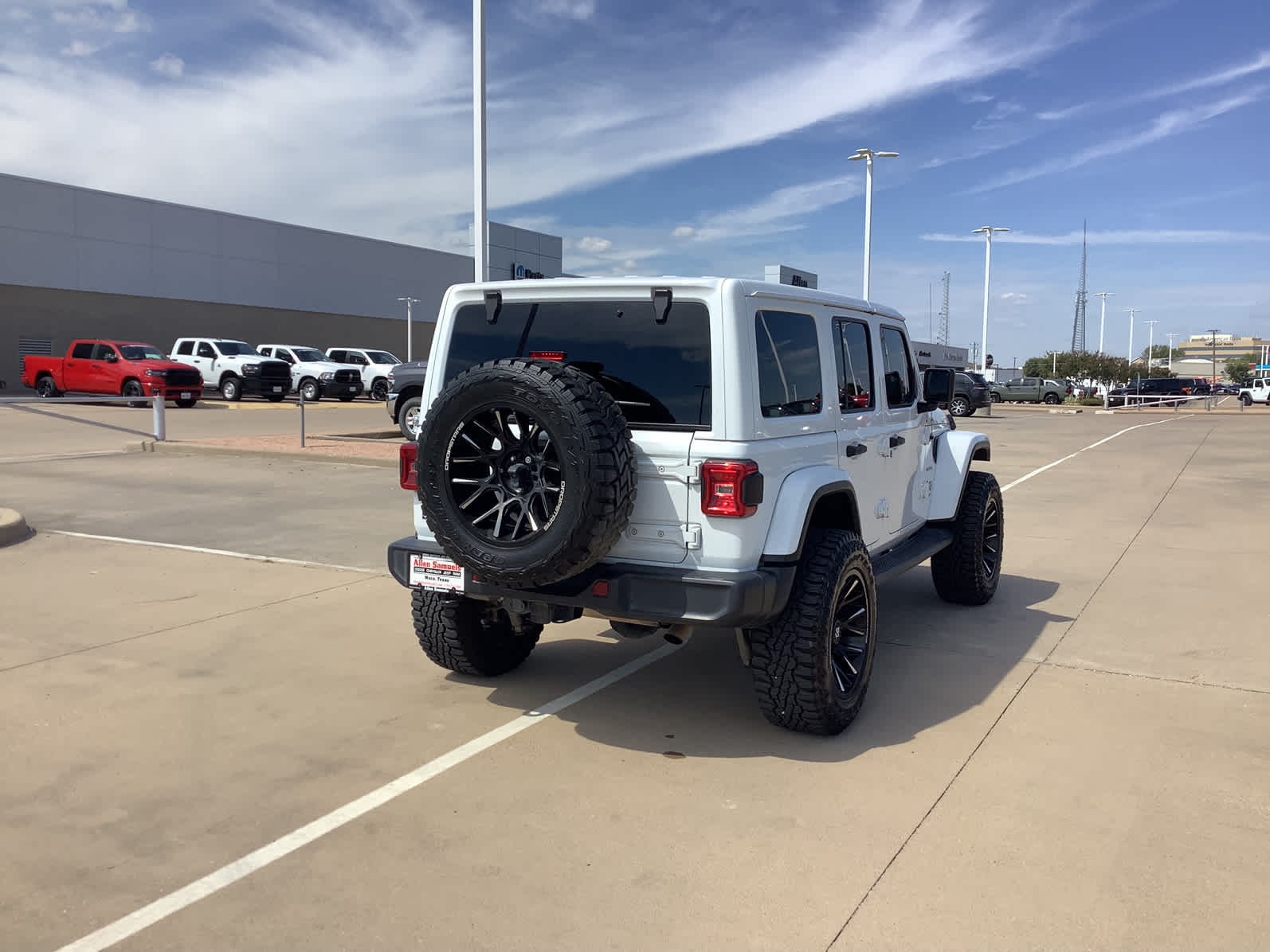 Used Car 2018 Jeep Wrangler Unlimited  Sahara For Sale Under $30,000 In Waco, Texas